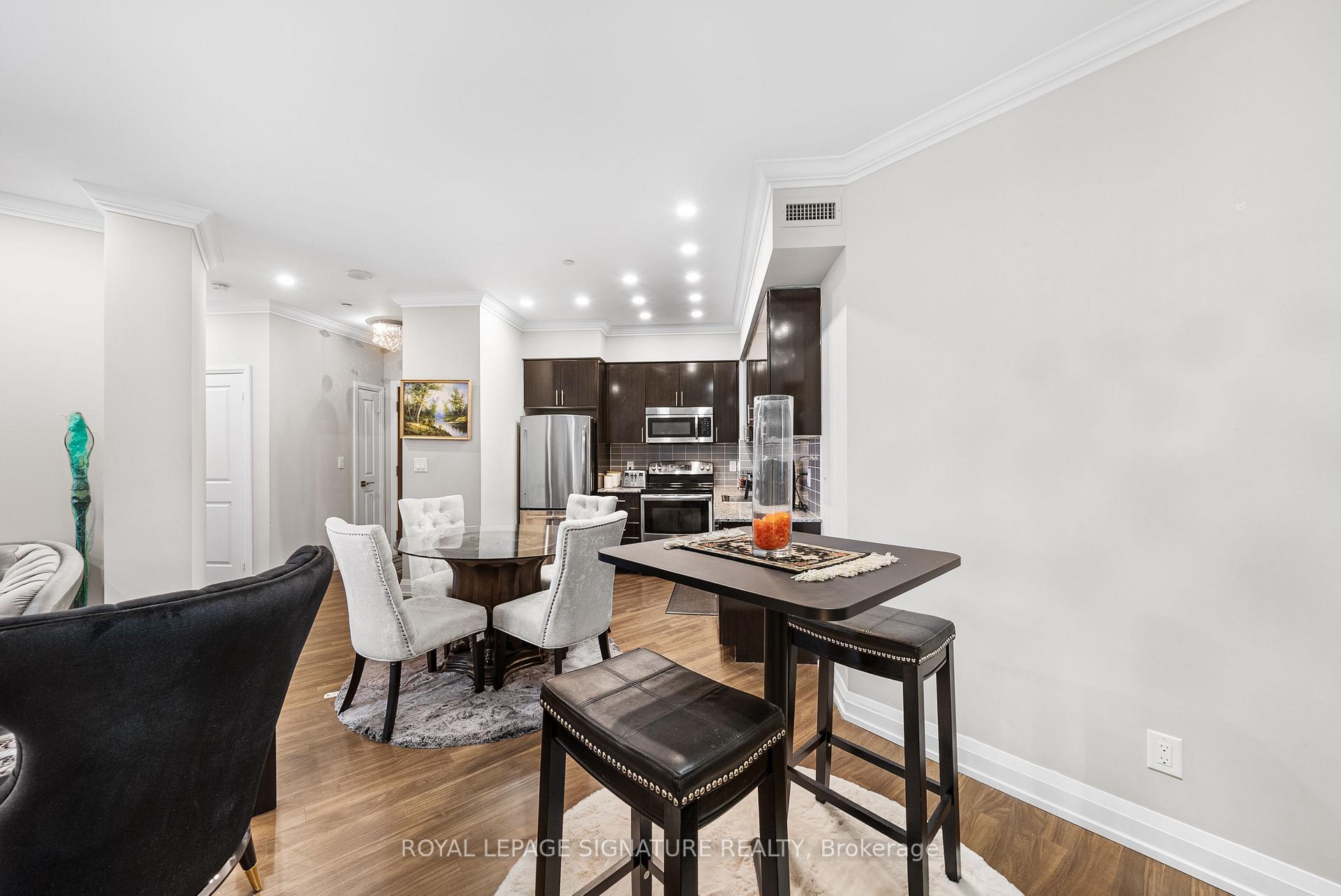 Photo 10 of Unit 938, 7171 Yonge Street, Markham, Grandview — HOMEH