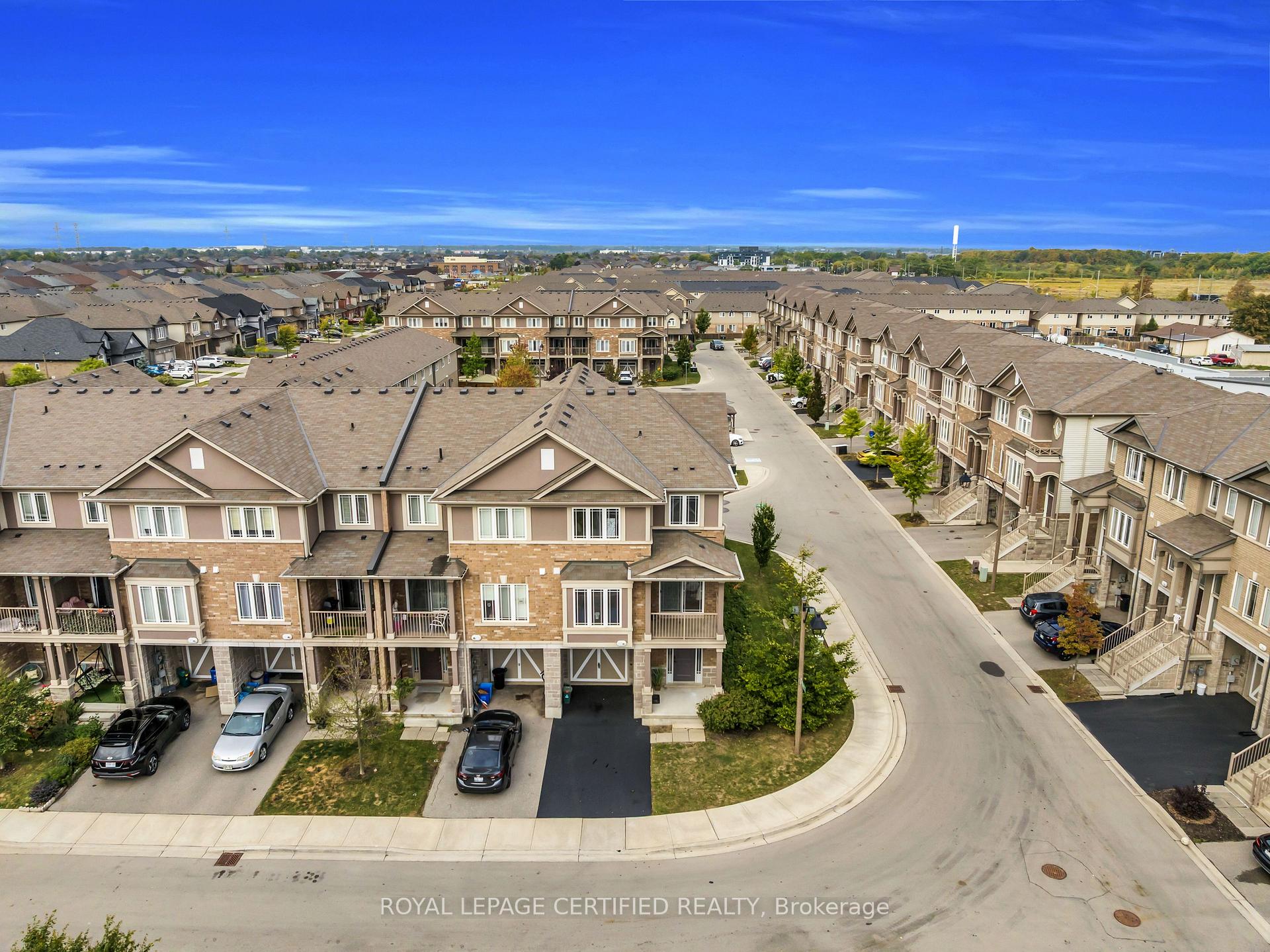 Photo 2 of 89 Bloom Crescent, Hamilton, Stoney Creek — HOMEH