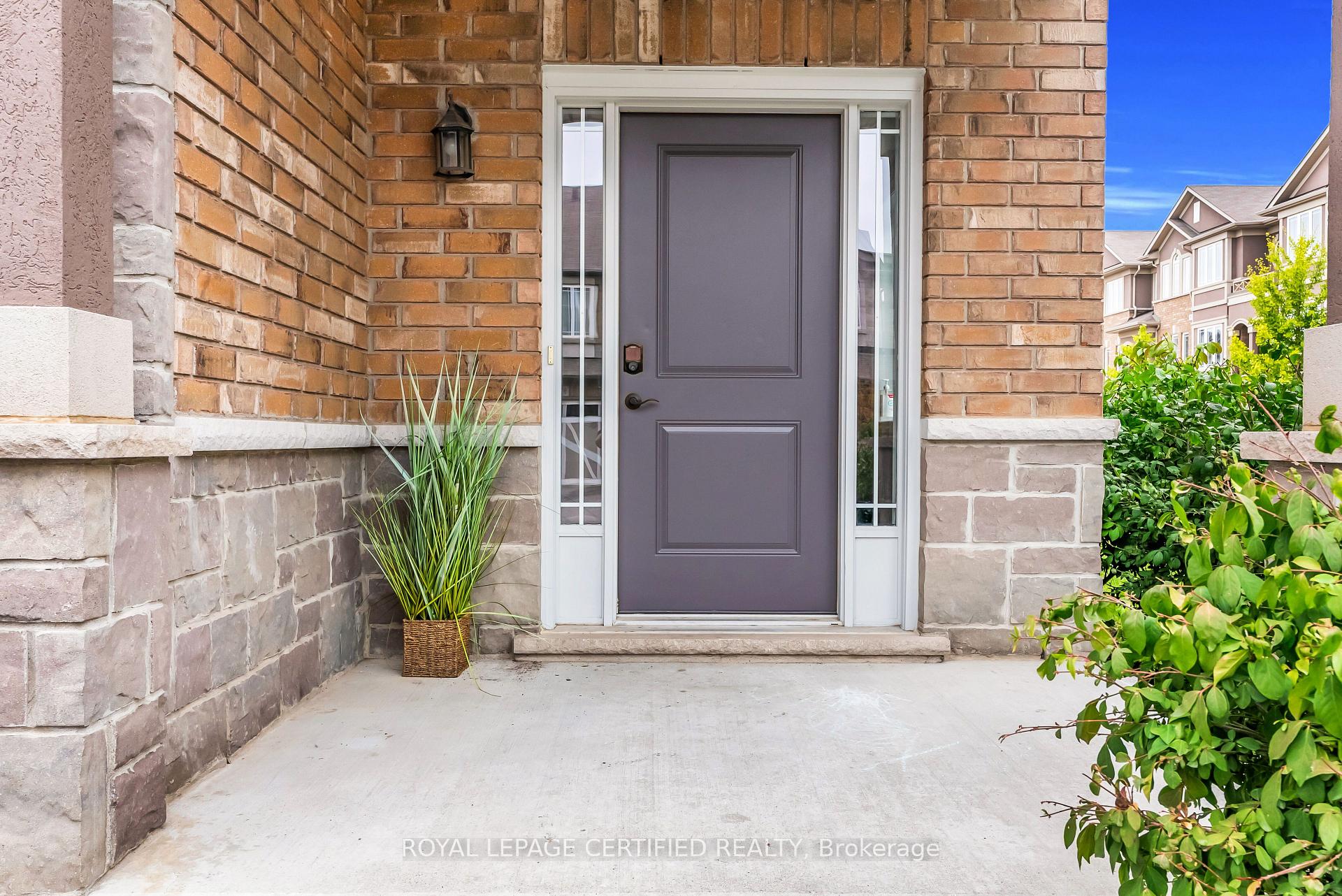 Photo 5 of 89 Bloom Crescent, Hamilton, Stoney Creek — HOMEH