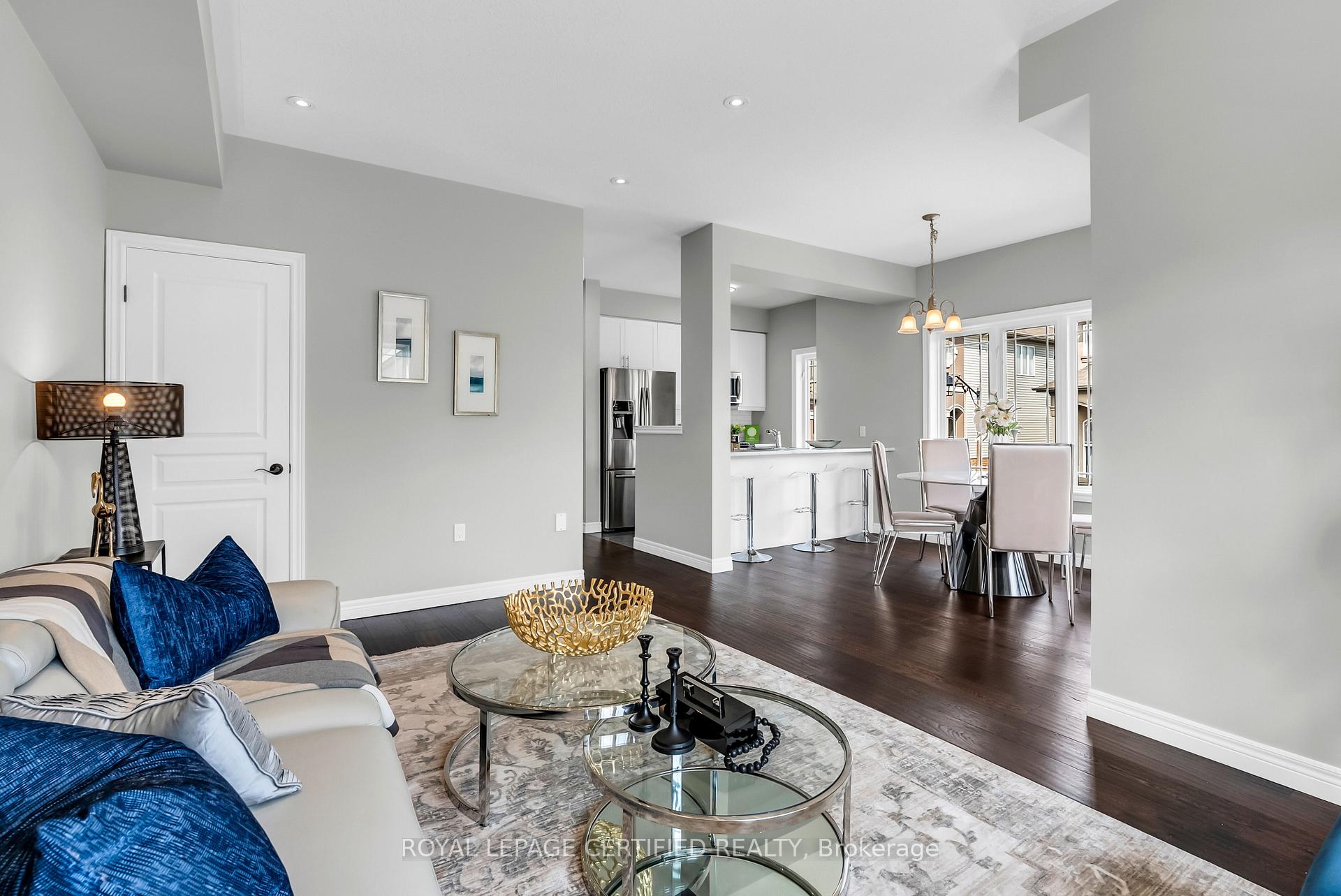 Photo 12 of 89 Bloom Crescent, Hamilton, Stoney Creek — HOMEH