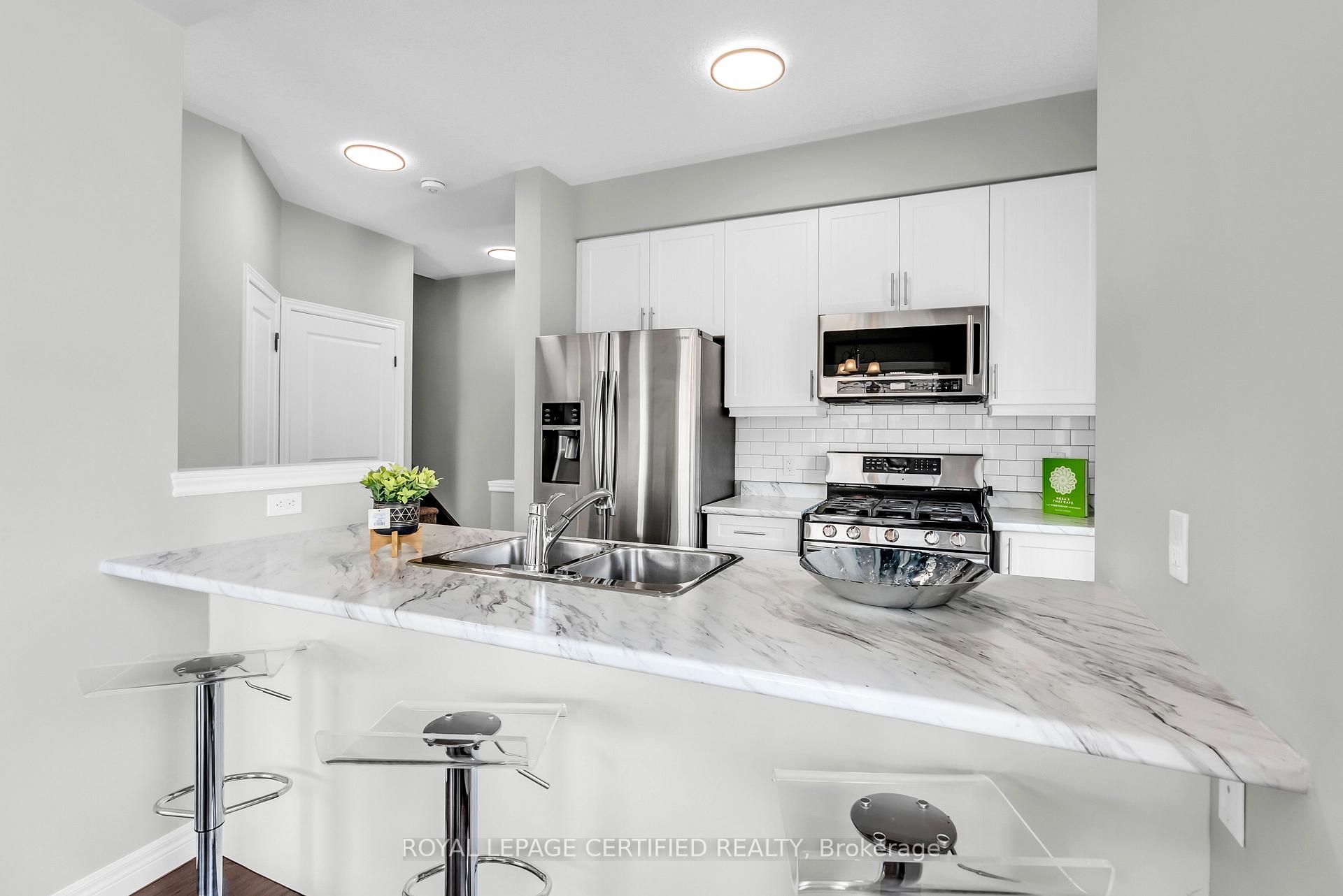 Photo 16 of 89 Bloom Crescent, Hamilton, Stoney Creek — HOMEH