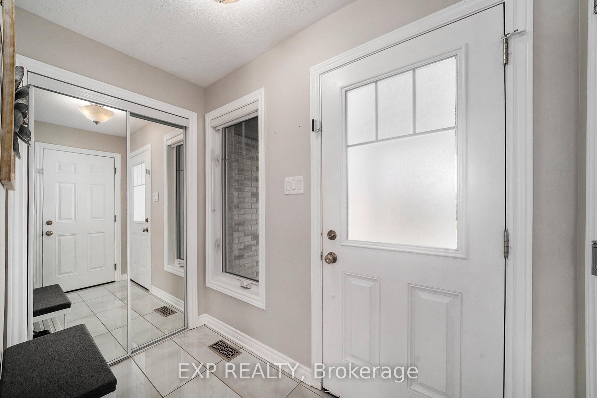 Photo 4 of 504 Ensatina Crescent, Ottawa, Barrhaven - Half Moon Bay — HOMEH