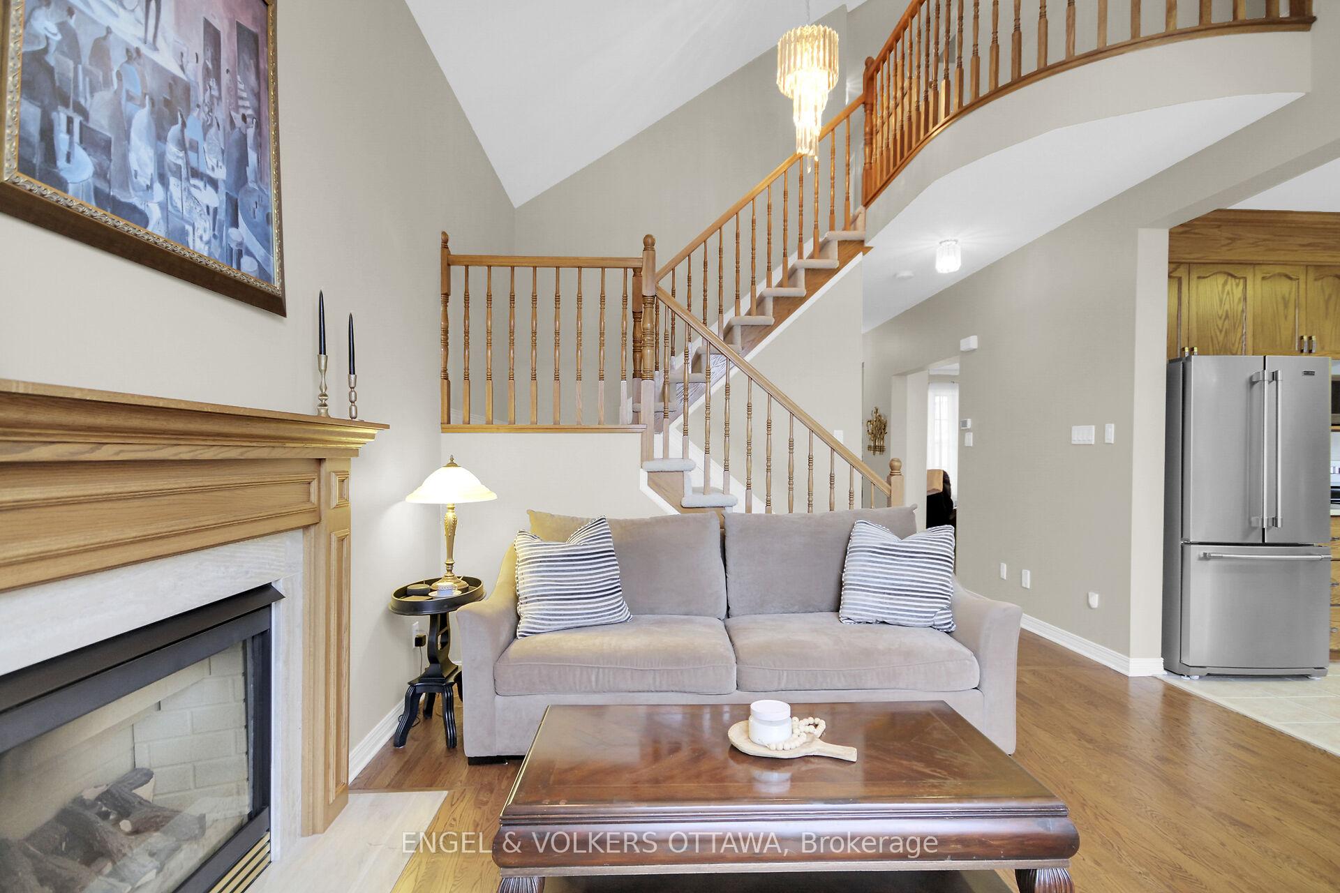 Photo 3 of 1123 Rocky Harbour Crescent, Ottawa, Riverside South/Gloucester Glen — HOMEH