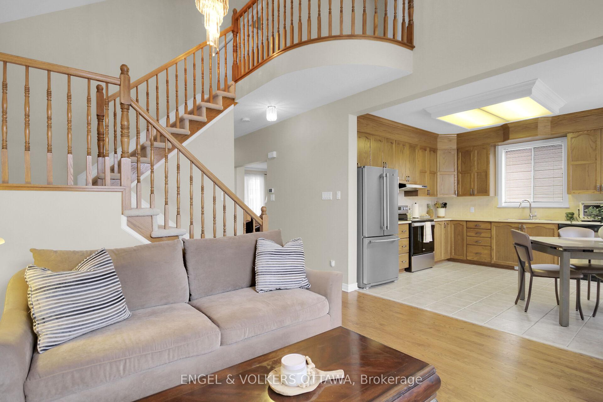 Photo 5 of 1123 Rocky Harbour Crescent, Ottawa, Riverside South/Gloucester Glen — HOMEH