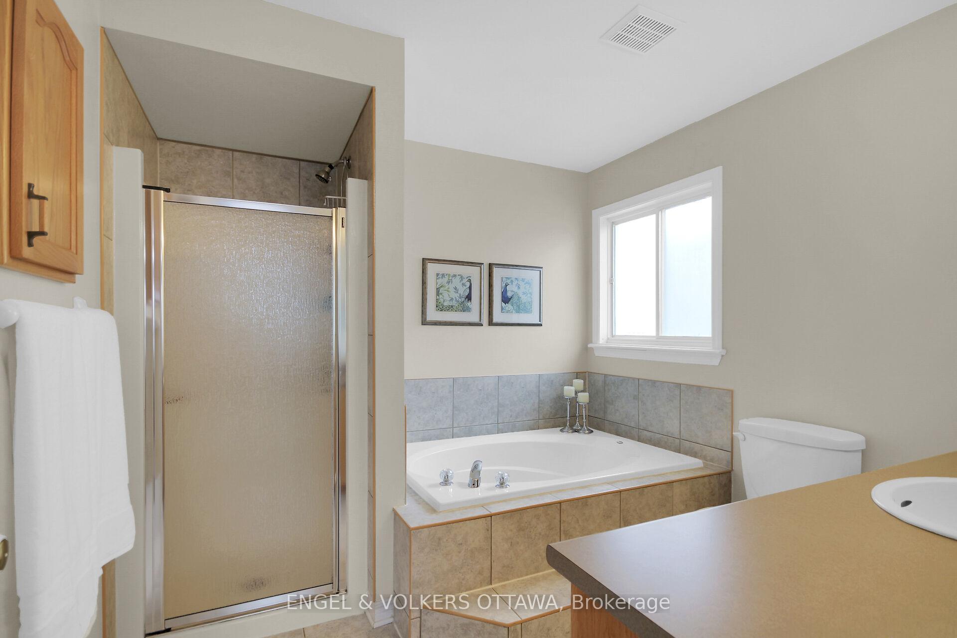 Photo 19 of 1123 Rocky Harbour Crescent, Ottawa, Riverside South/Gloucester Glen — HOMEH