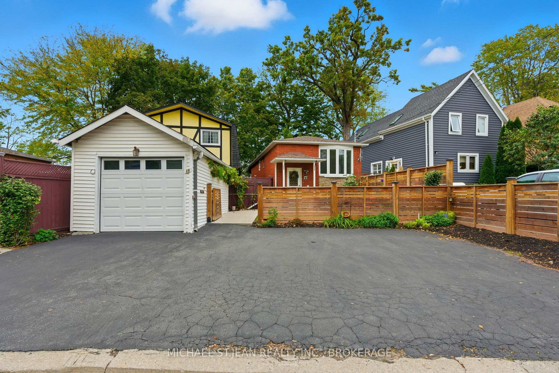 Photo 3 of 19 Victoria Terrace, Grimsby, Grimsby Beach — HOMEH