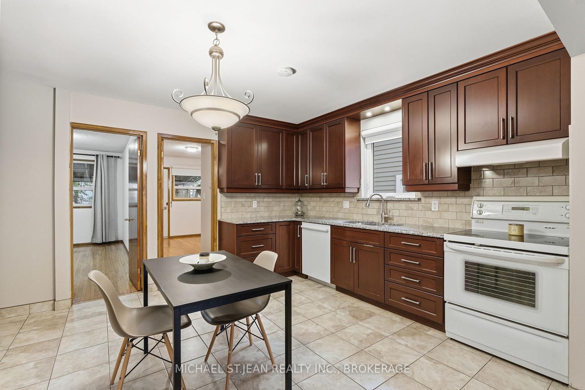 Photo 16 of 19 Victoria Terrace, Grimsby, Grimsby Beach — HOMEH