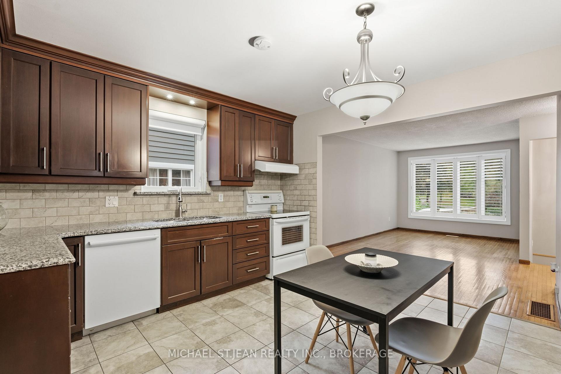Photo 17 of 19 Victoria Terrace, Grimsby, Grimsby Beach — HOMEH