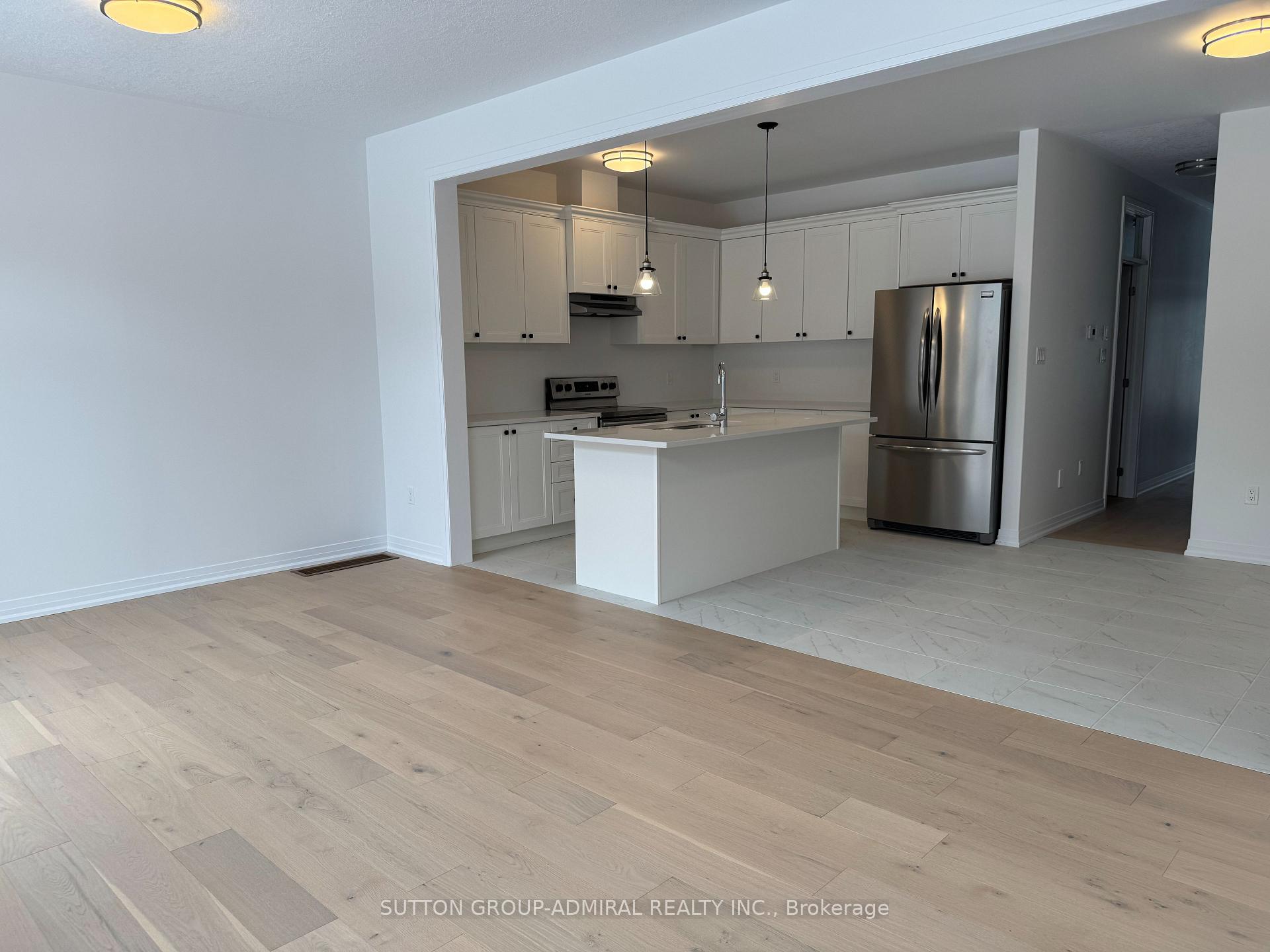 Photo 2 of 92 Sagewood Avenue, Barrie, Painswick South — HOMEH