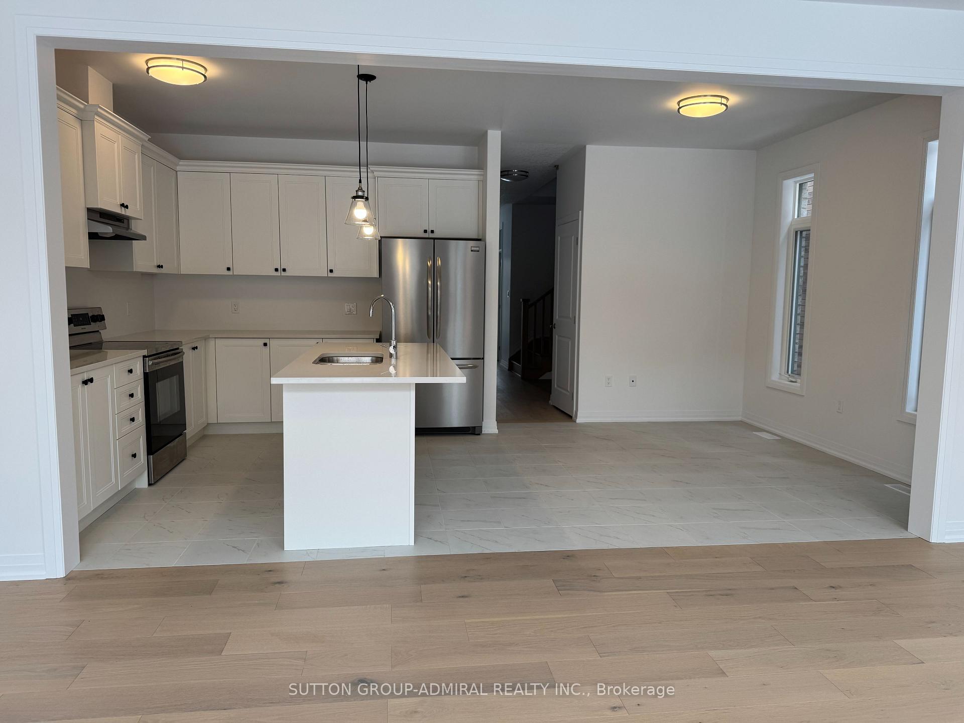 Photo 5 of 92 Sagewood Avenue, Barrie, Painswick South — HOMEH