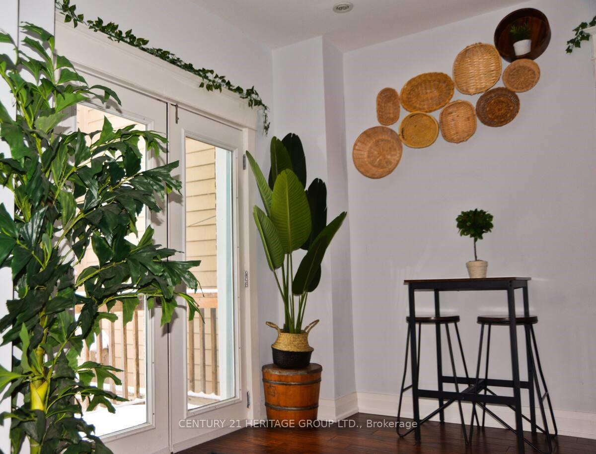 Photo 14 of 140 Waverley Road, Toronto, The Beaches — HOMEH