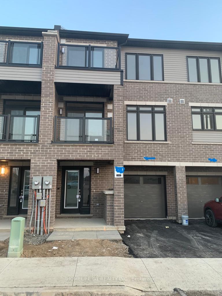 Front of Unit 611, 585 Colborne Street E