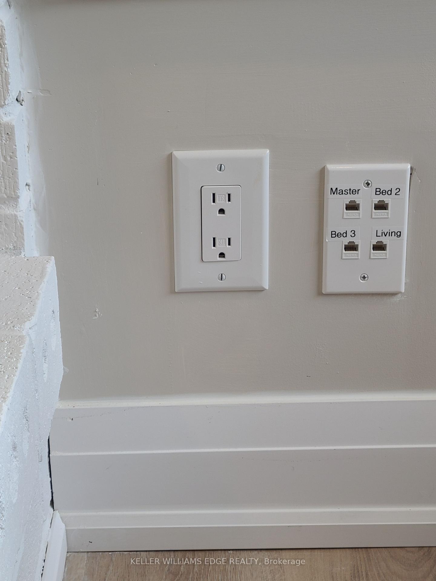 Photo 17 of Unit Upper, 10 Sherwood Rise, Hamilton, Sherwood — HOMEH