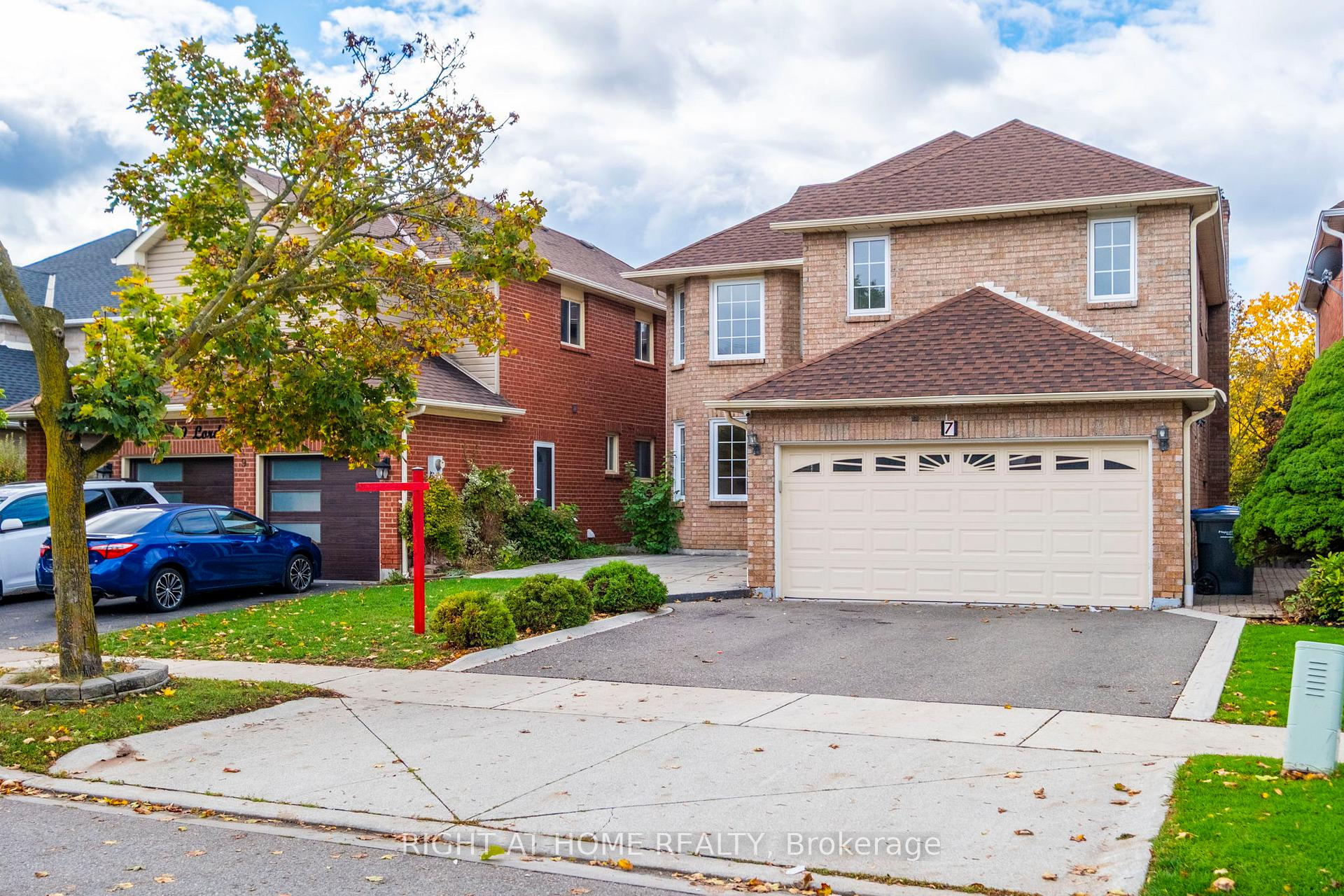 Photo 1 of 7 Lord Simcoe Drive, Brampton, Westgate — HOMEH