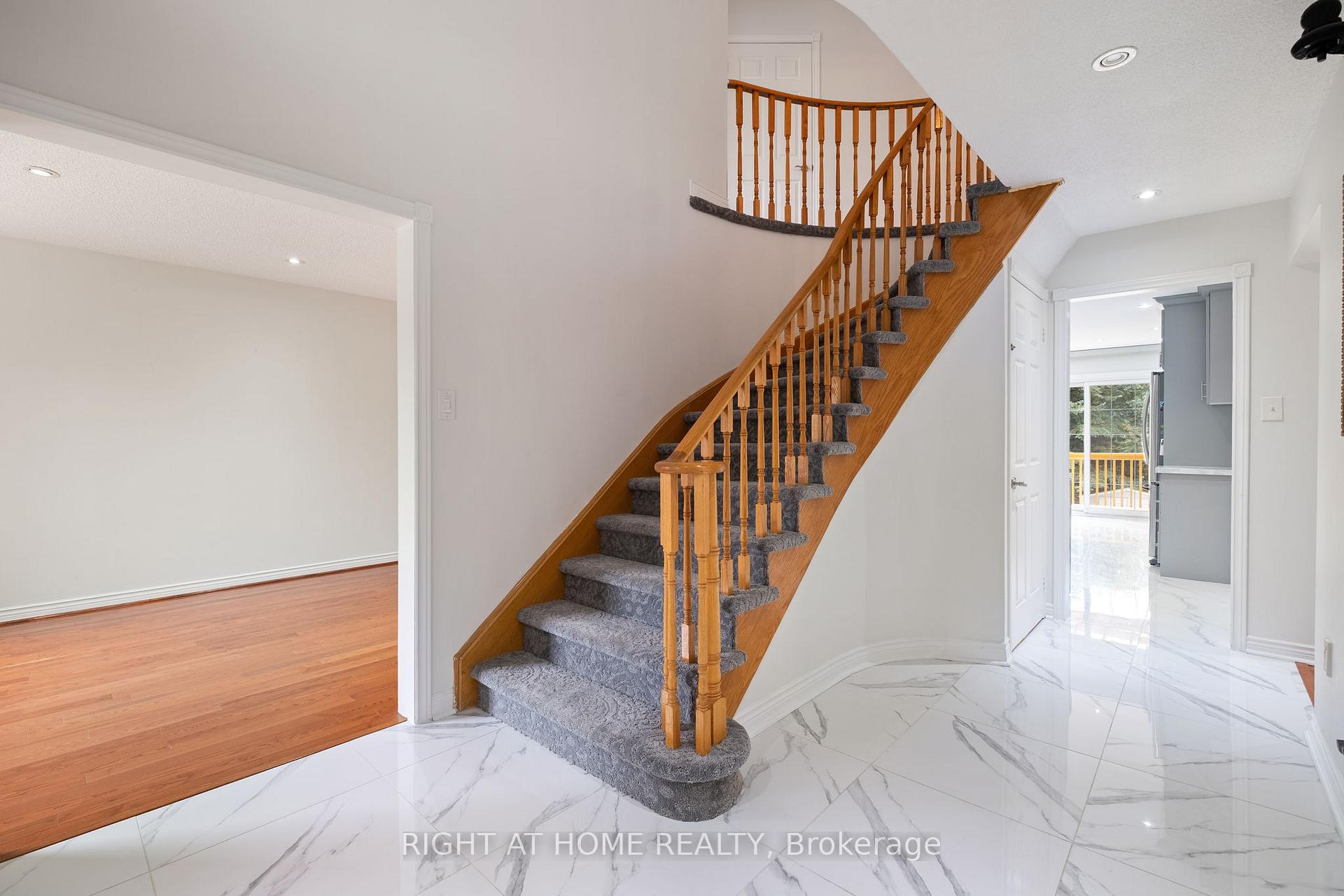 Photo 7 of 7 Lord Simcoe Drive, Brampton, Westgate — HOMEH
