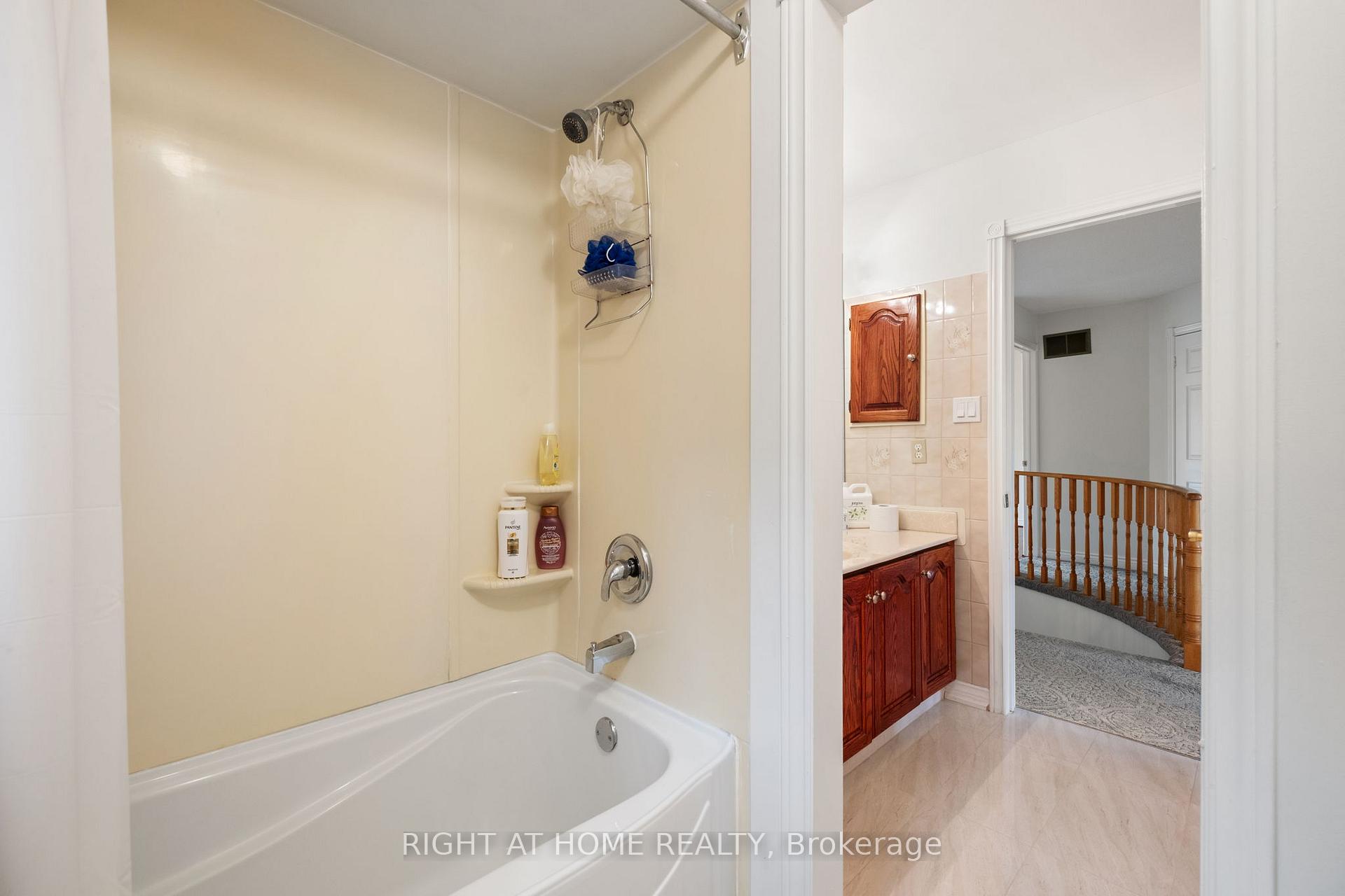 Photo 30 of 7 Lord Simcoe Drive, Brampton, Westgate — HOMEH