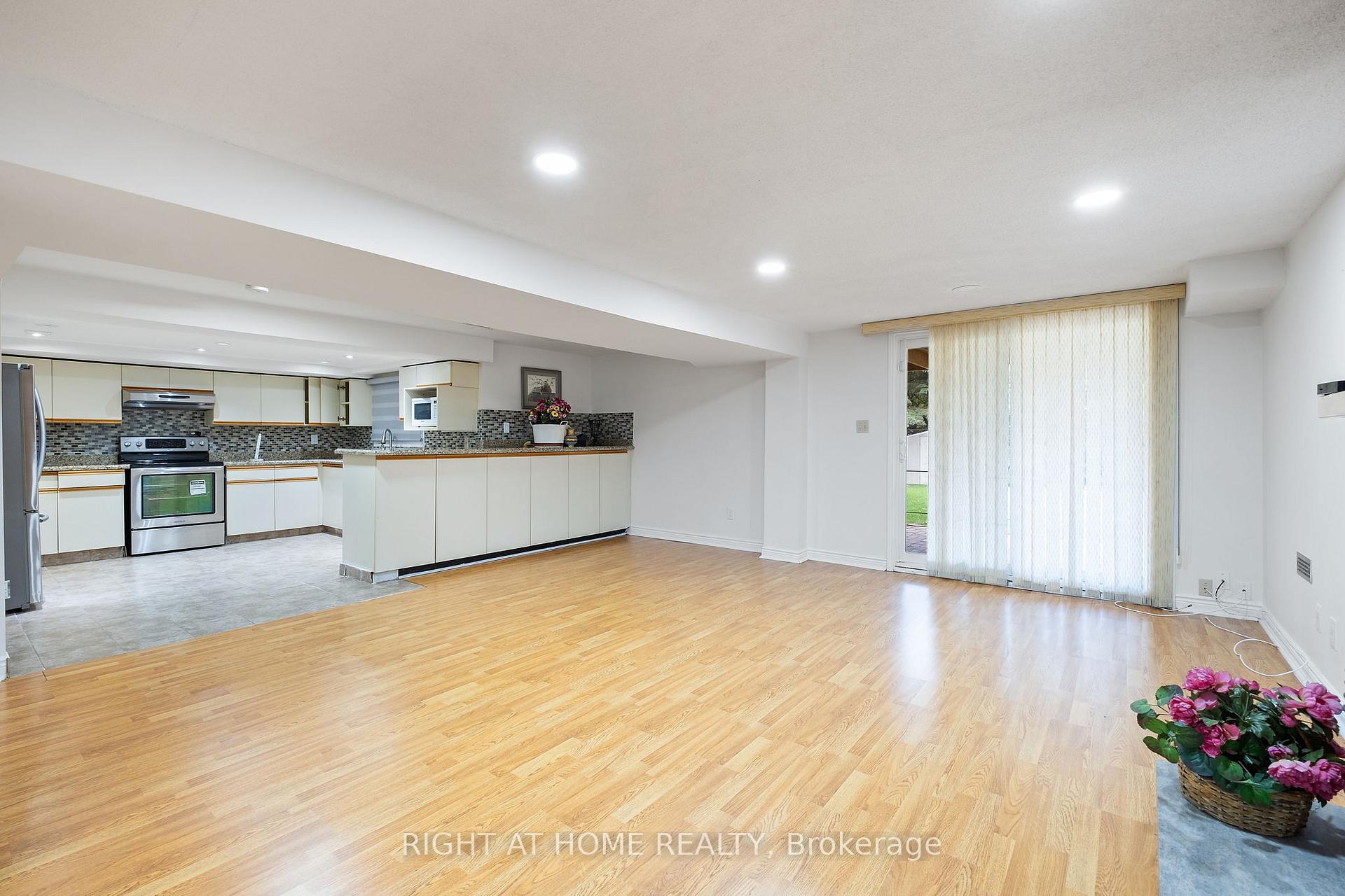 Photo 38 of 7 Lord Simcoe Drive, Brampton, Westgate — HOMEH