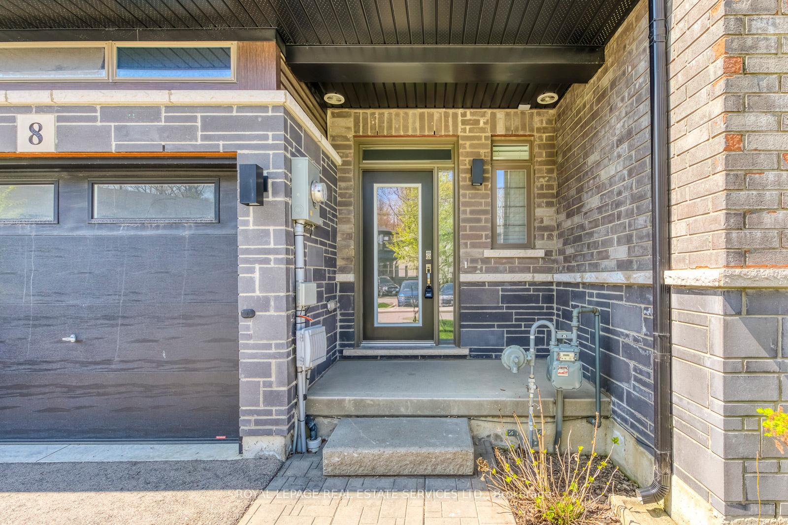Photo 2 of 8 Shay Lane, Hamilton, Ancaster — HOMEH