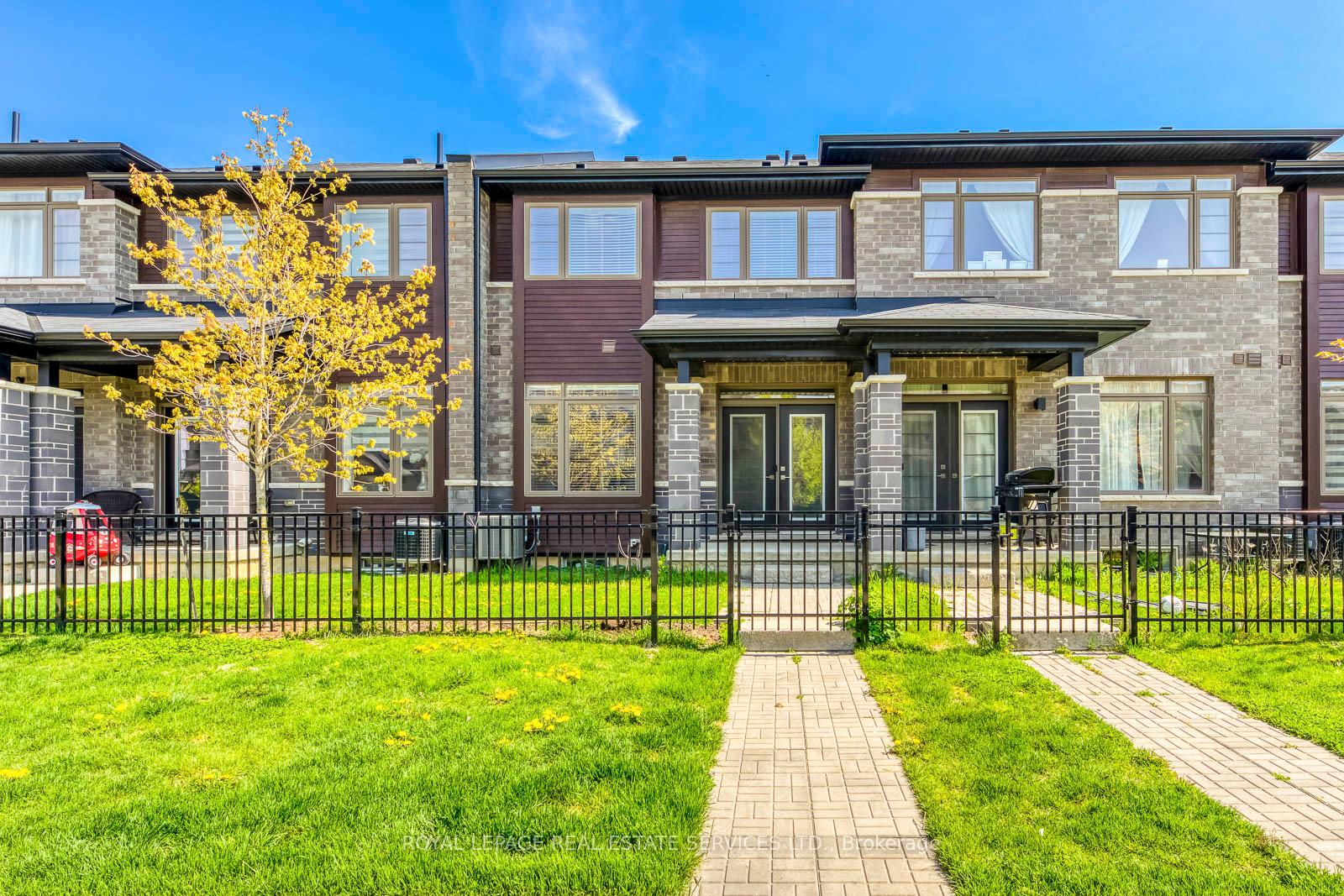 Photo 3 of 8 Shay Lane, Hamilton, Ancaster — HOMEH