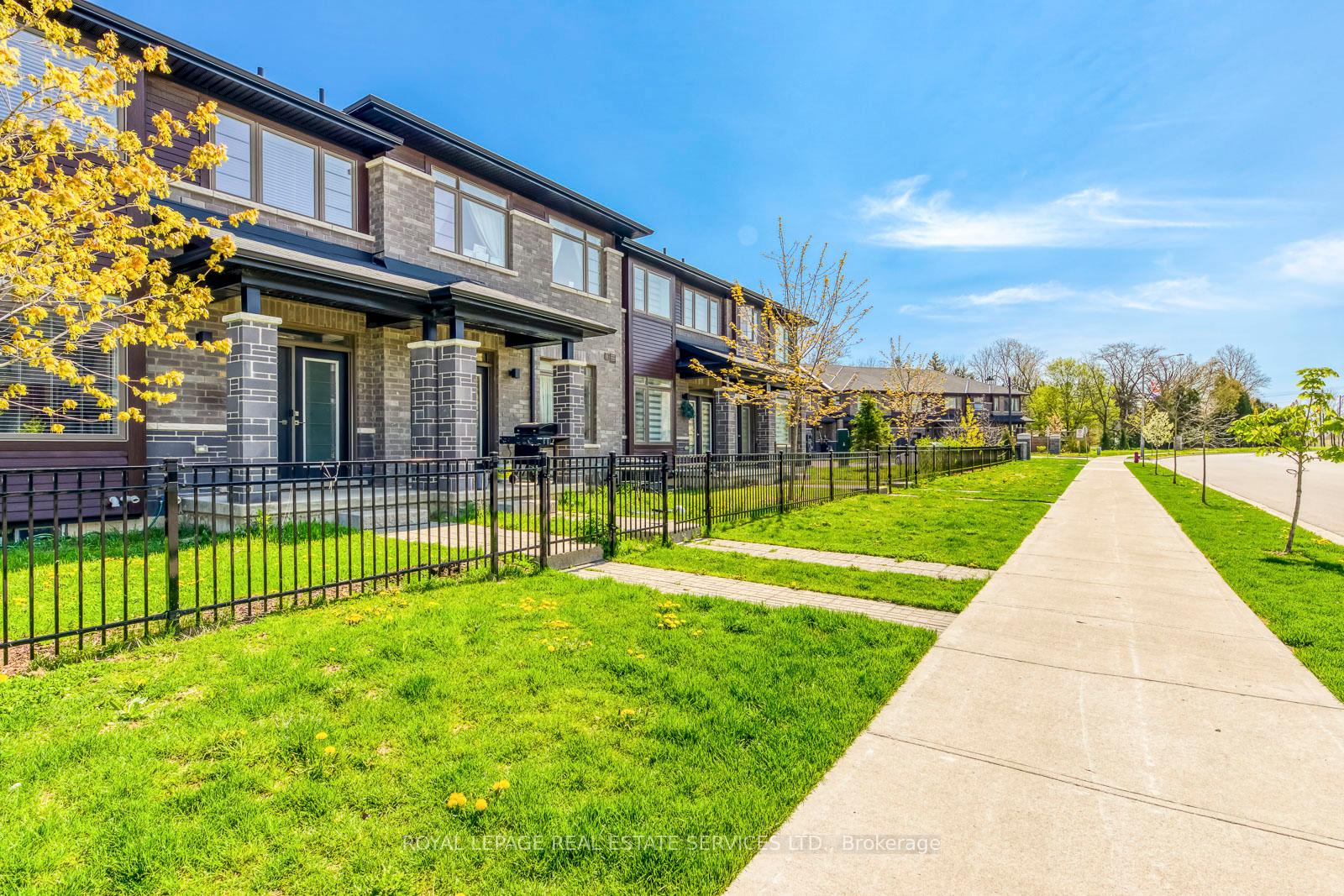Photo 4 of 8 Shay Lane, Hamilton, Ancaster — HOMEH