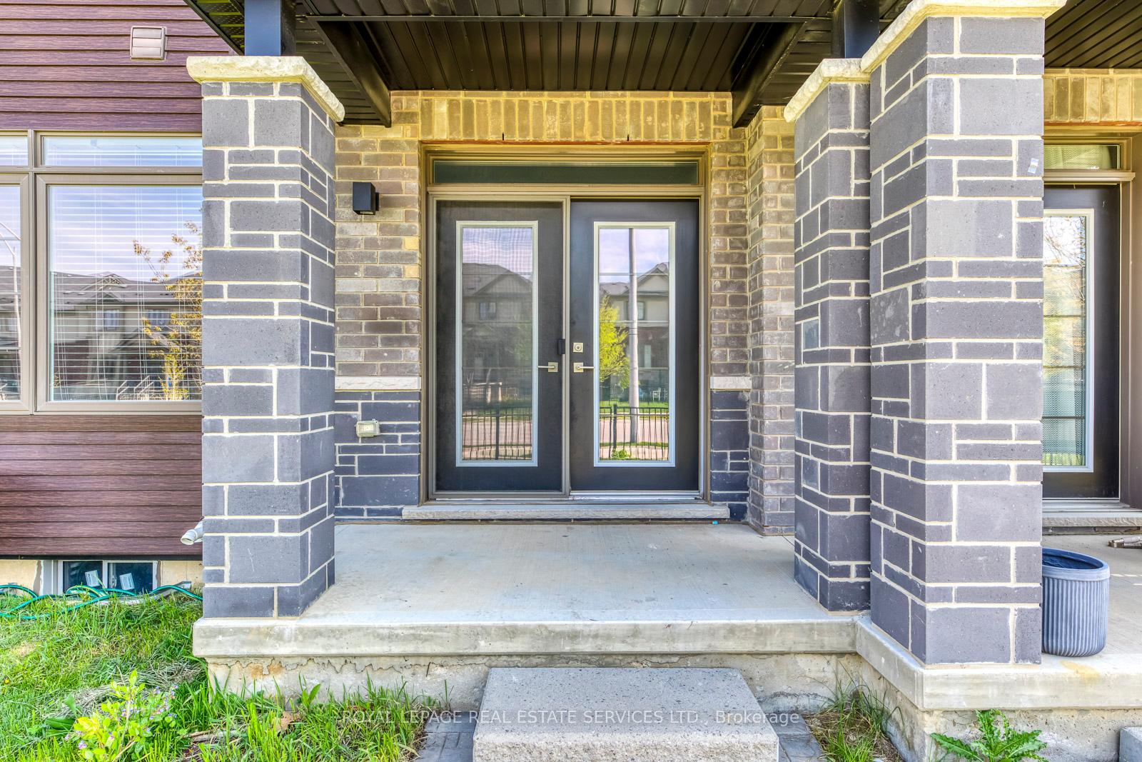 Photo 5 of 8 Shay Lane, Hamilton, Ancaster — HOMEH