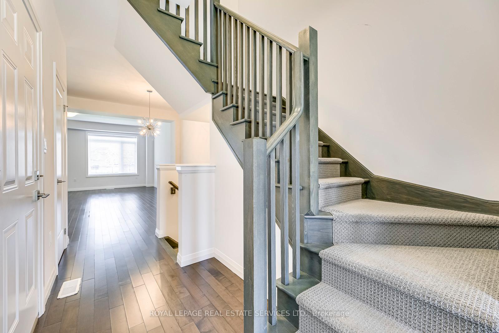 Photo 20 of 8 Shay Lane, Hamilton, Ancaster — HOMEH