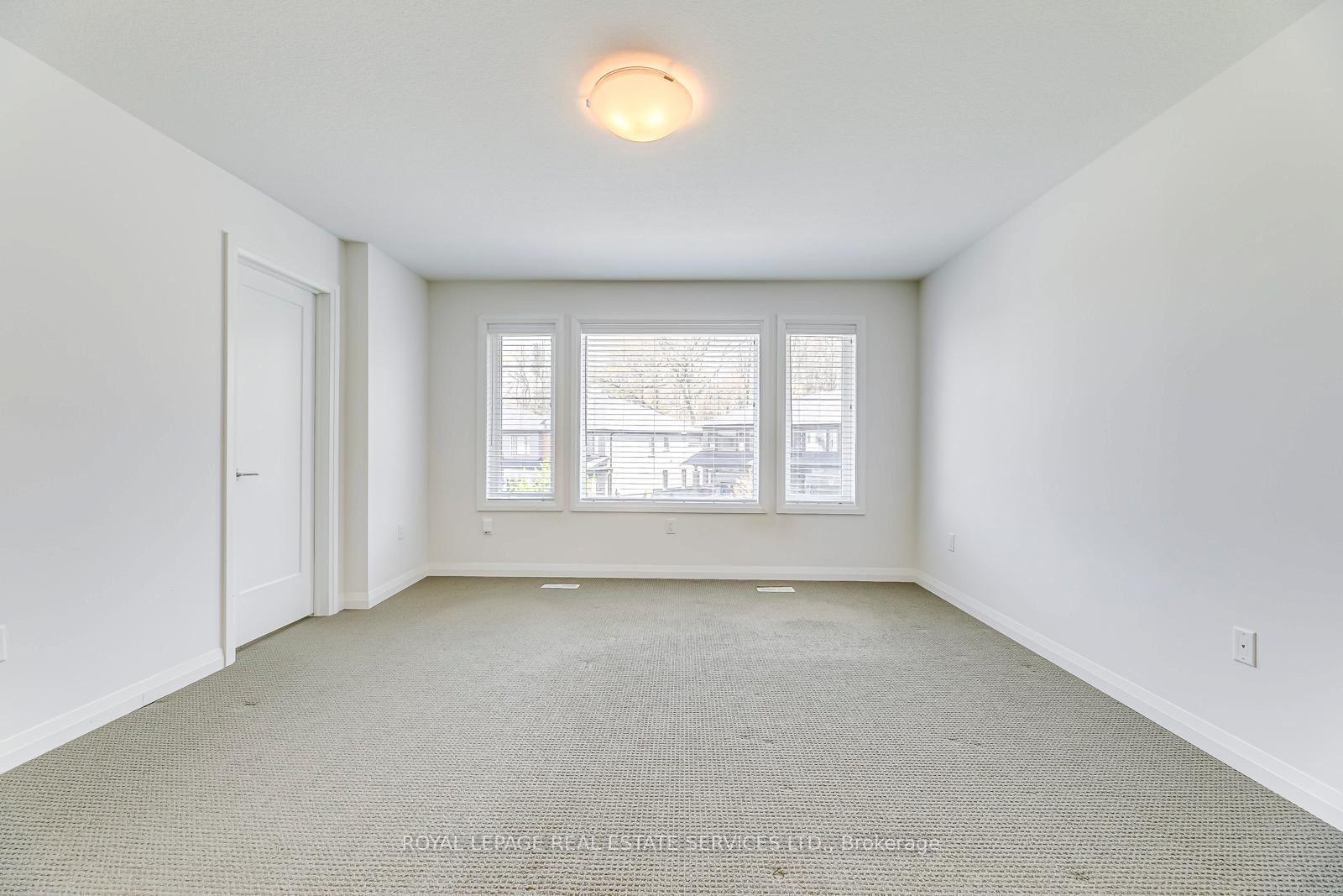 Photo 22 of 8 Shay Lane, Hamilton, Ancaster — HOMEH