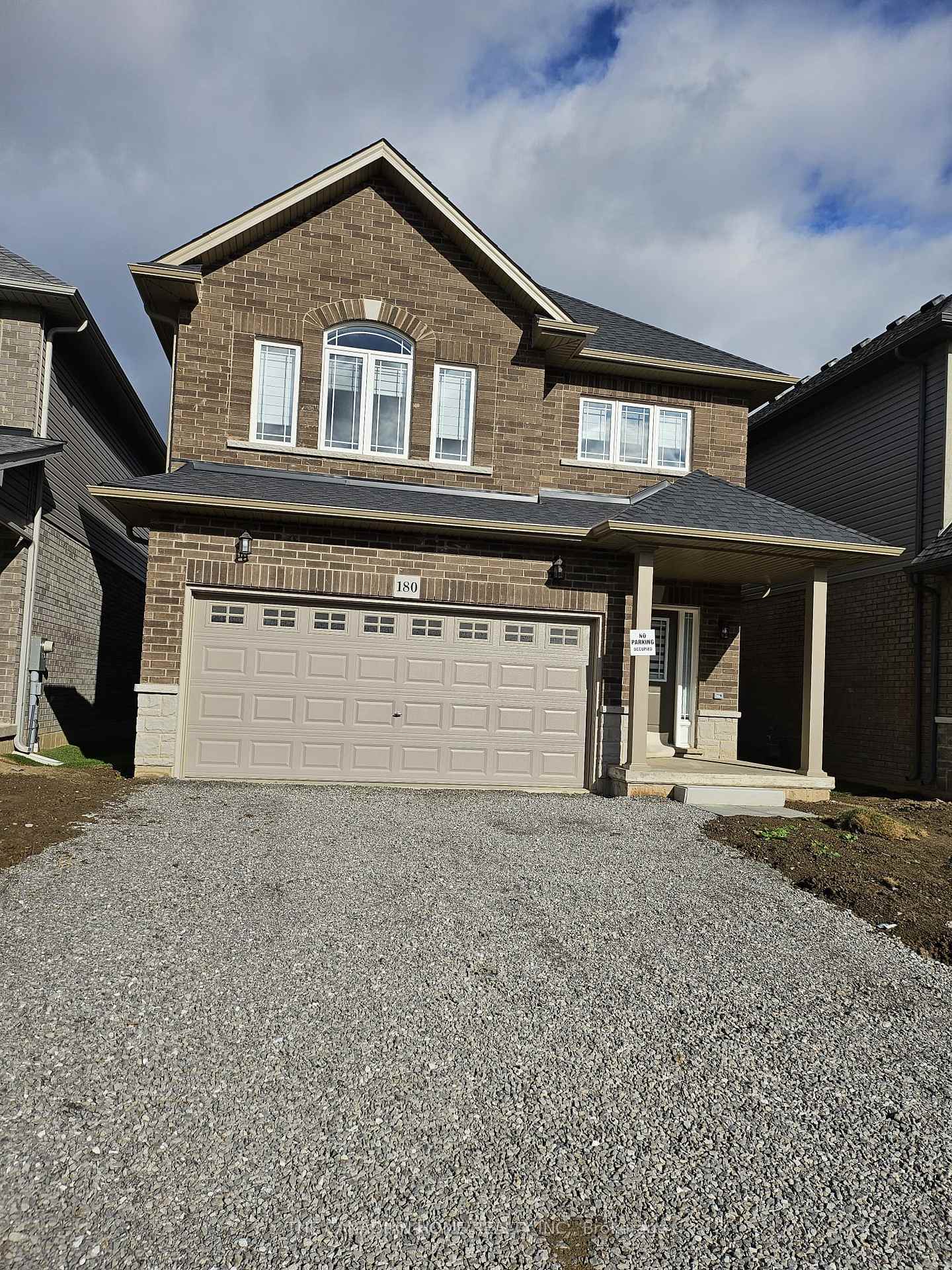 Front of 180 Cittadella Boulevard