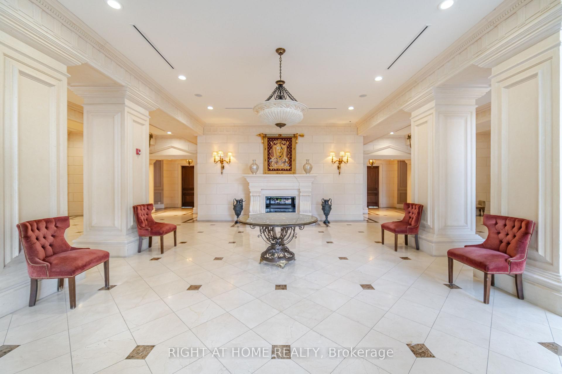 Photo 3 of Unit 909, 9225 Jane Street, Vaughan, Maple — HOMEH