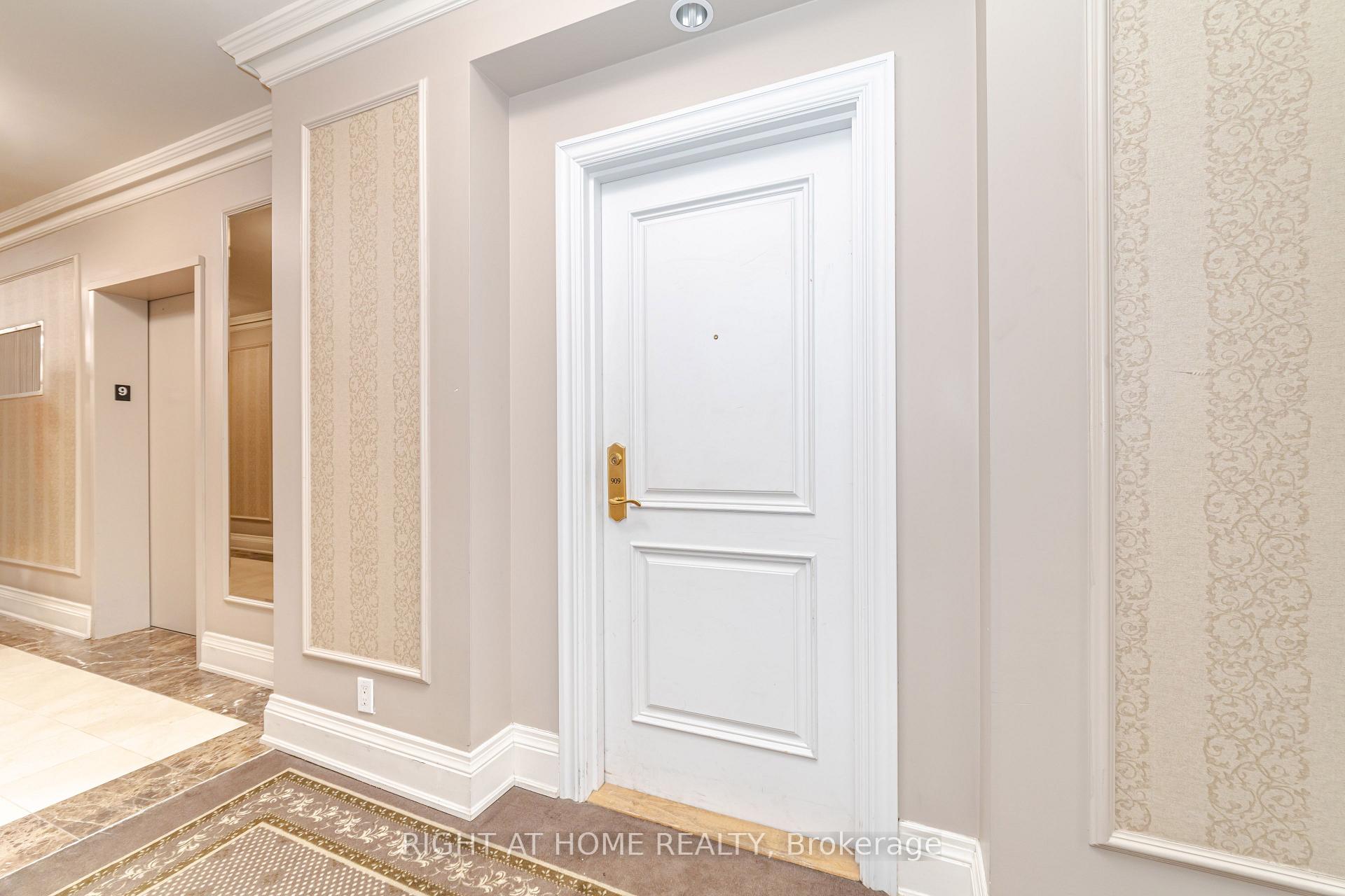 Photo 4 of Unit 909, 9225 Jane Street, Vaughan, Maple — HOMEH