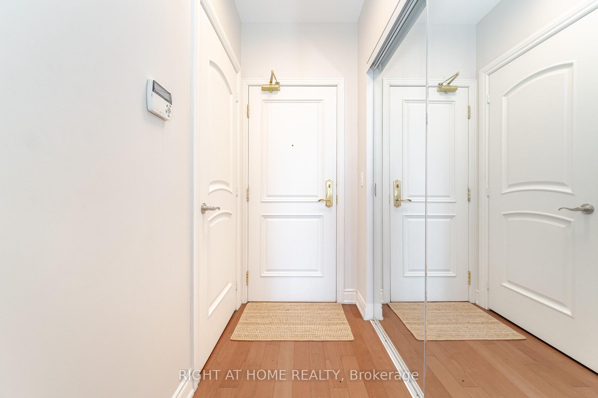 Photo 5 of Unit 909, 9225 Jane Street, Vaughan, Maple — HOMEH