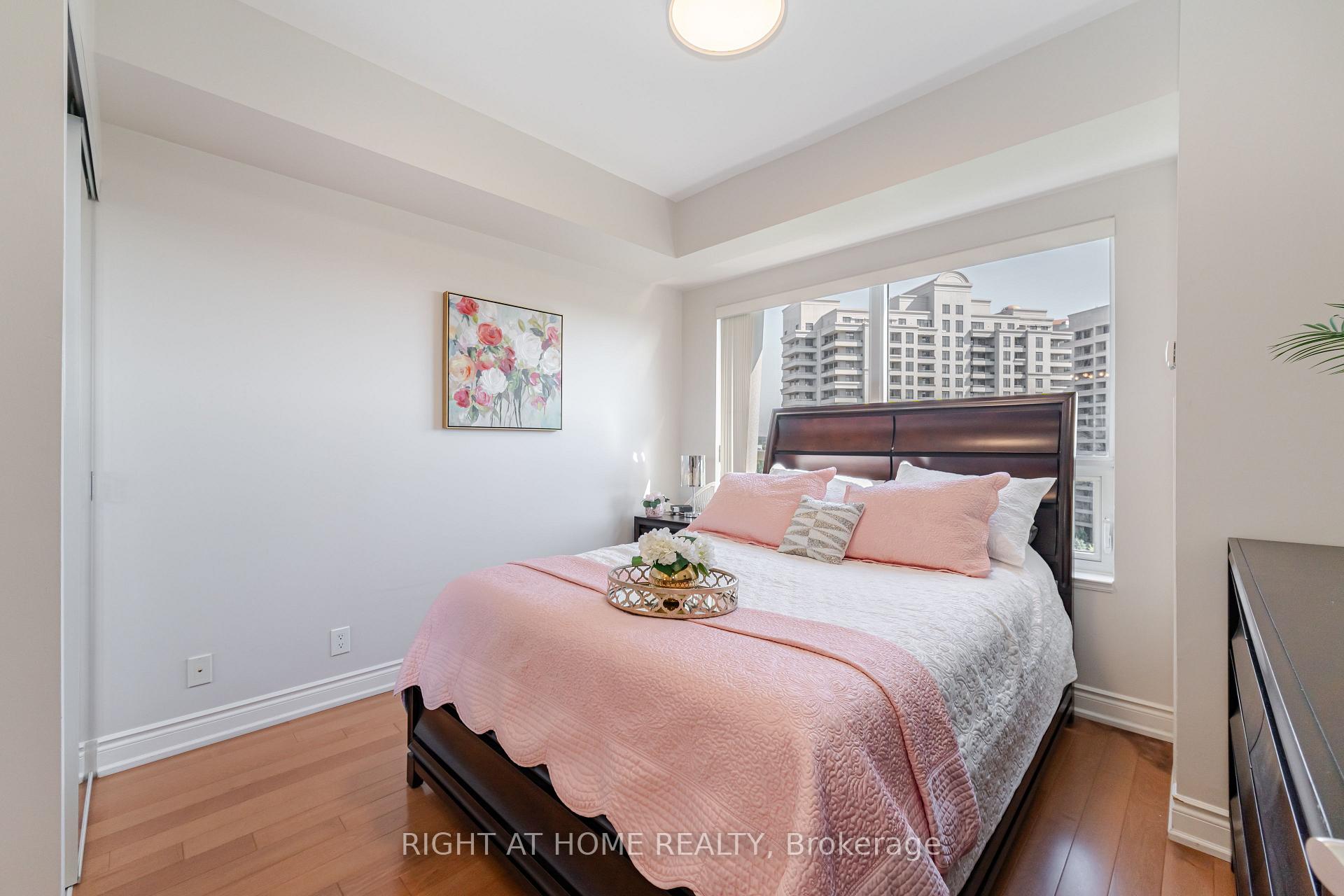 Photo 12 of Unit 909, 9225 Jane Street, Vaughan, Maple — HOMEH