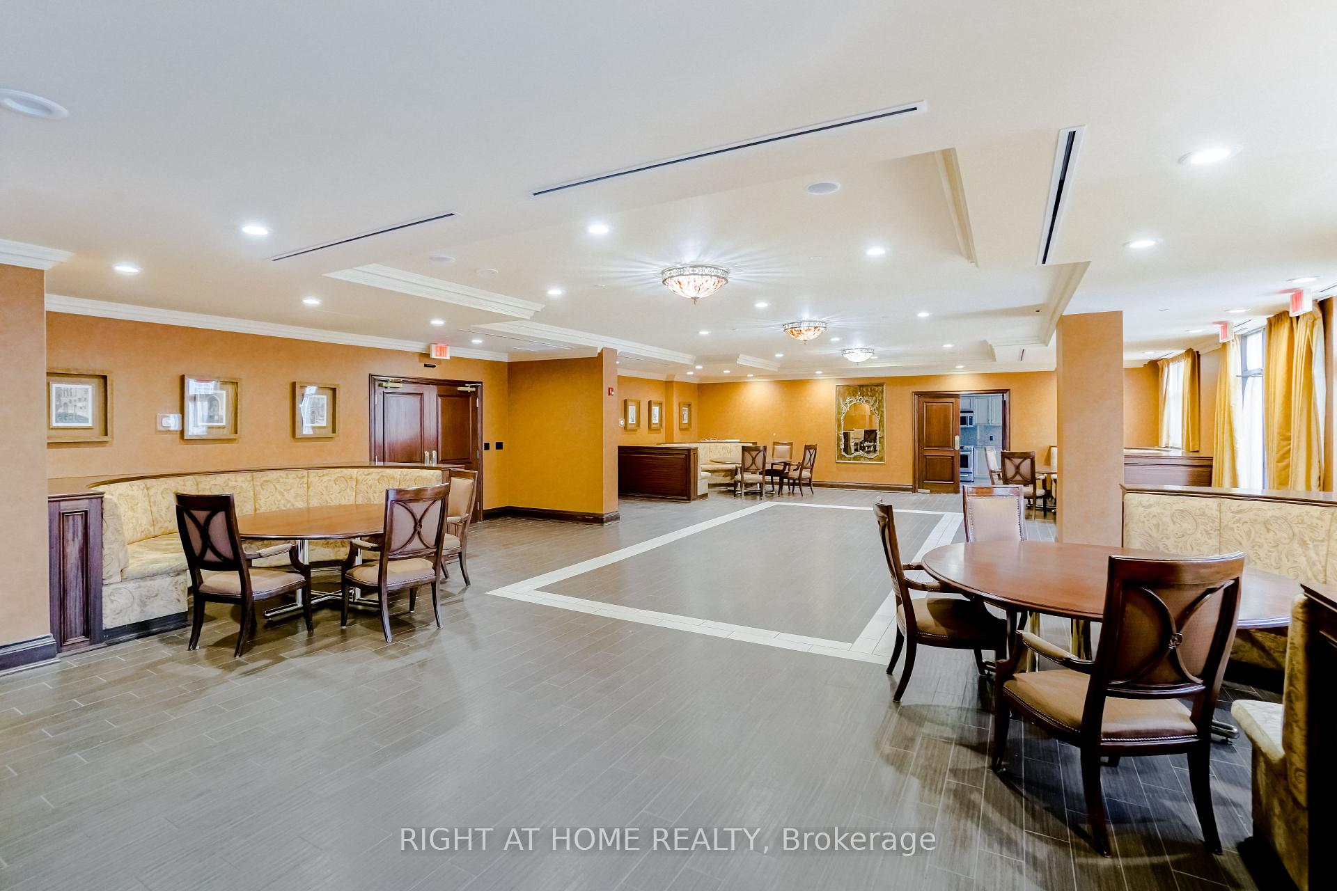 Photo 30 of Unit 909, 9225 Jane Street, Vaughan, Maple — HOMEH