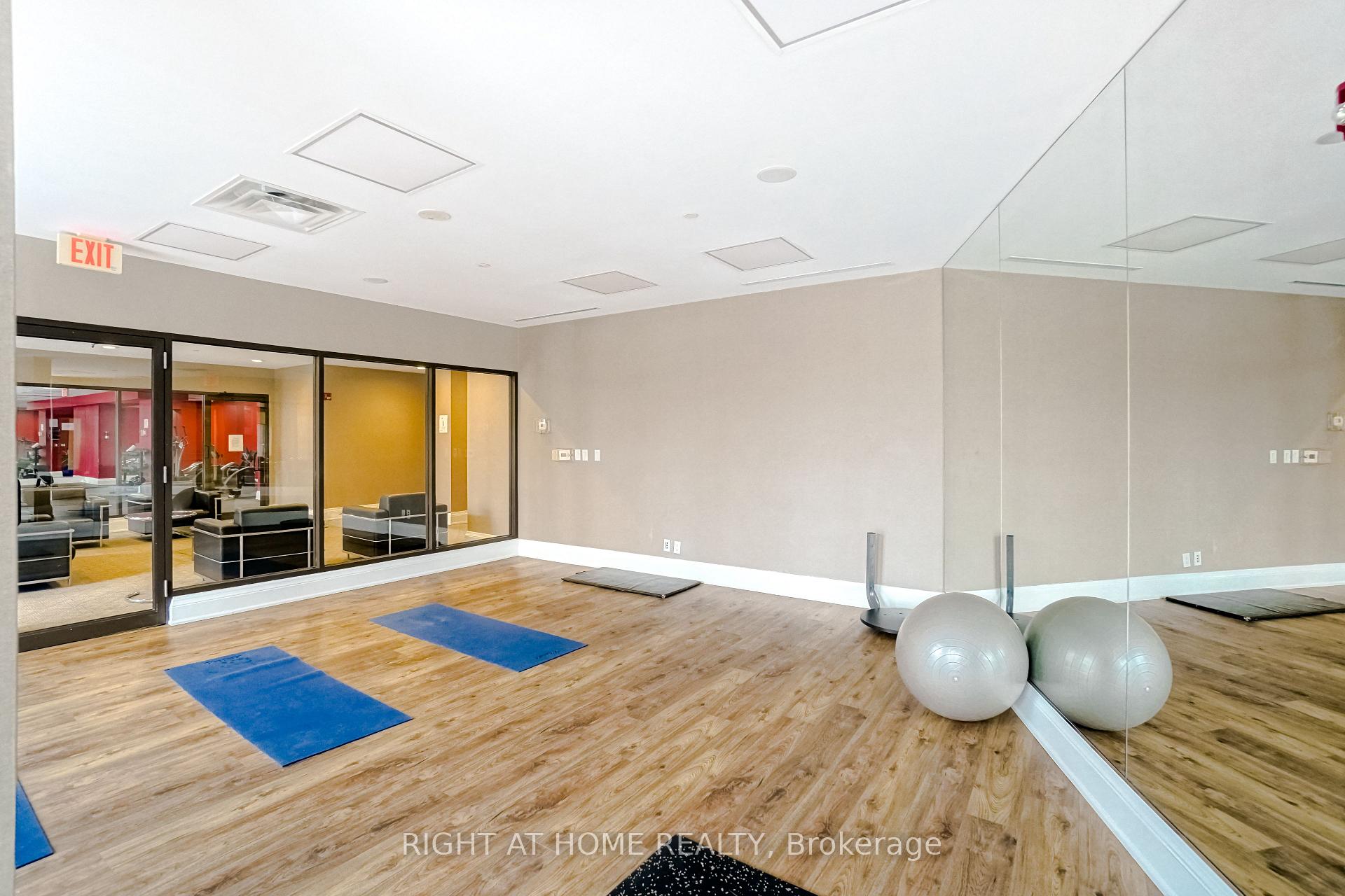 Photo 32 of Unit 909, 9225 Jane Street, Vaughan, Maple — HOMEH