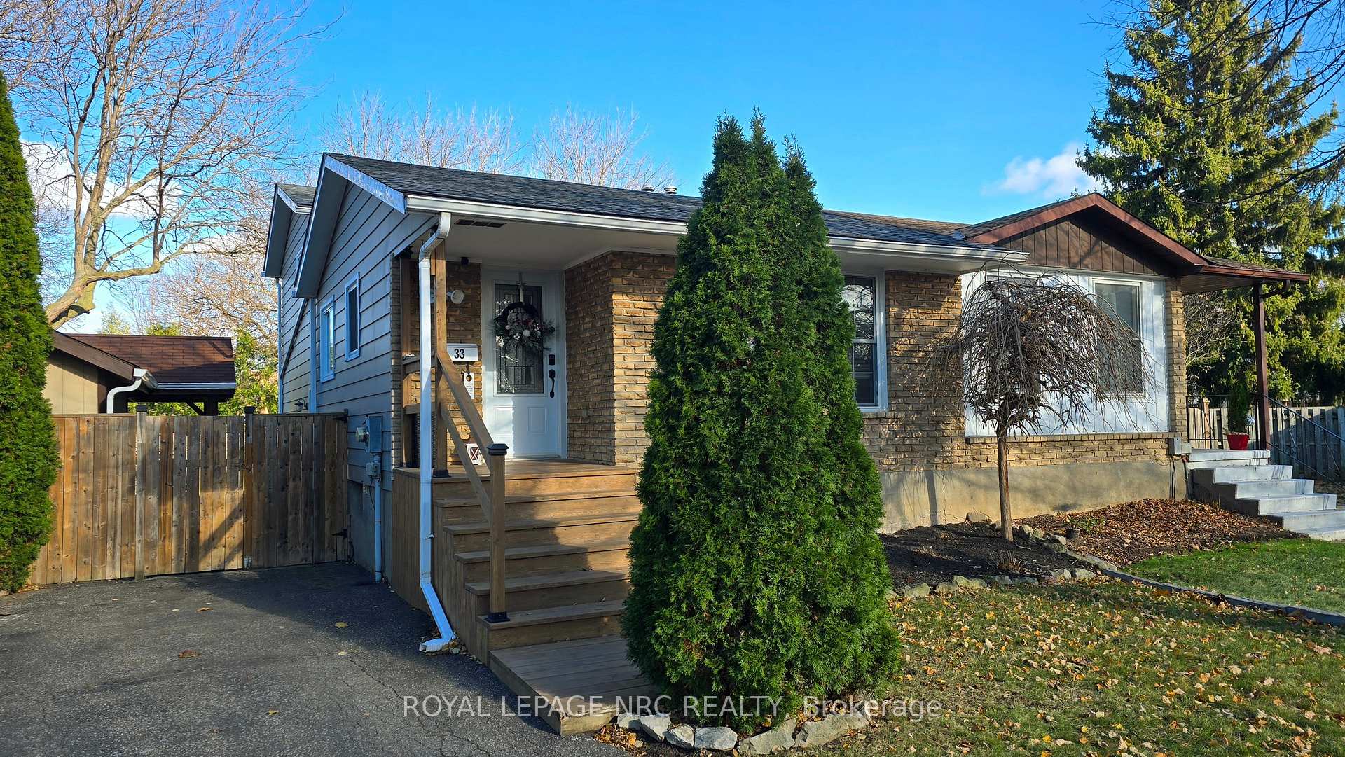 Photo 1 of 33 St. Hilda's Court, St. Catharines, Haig — HOMEH