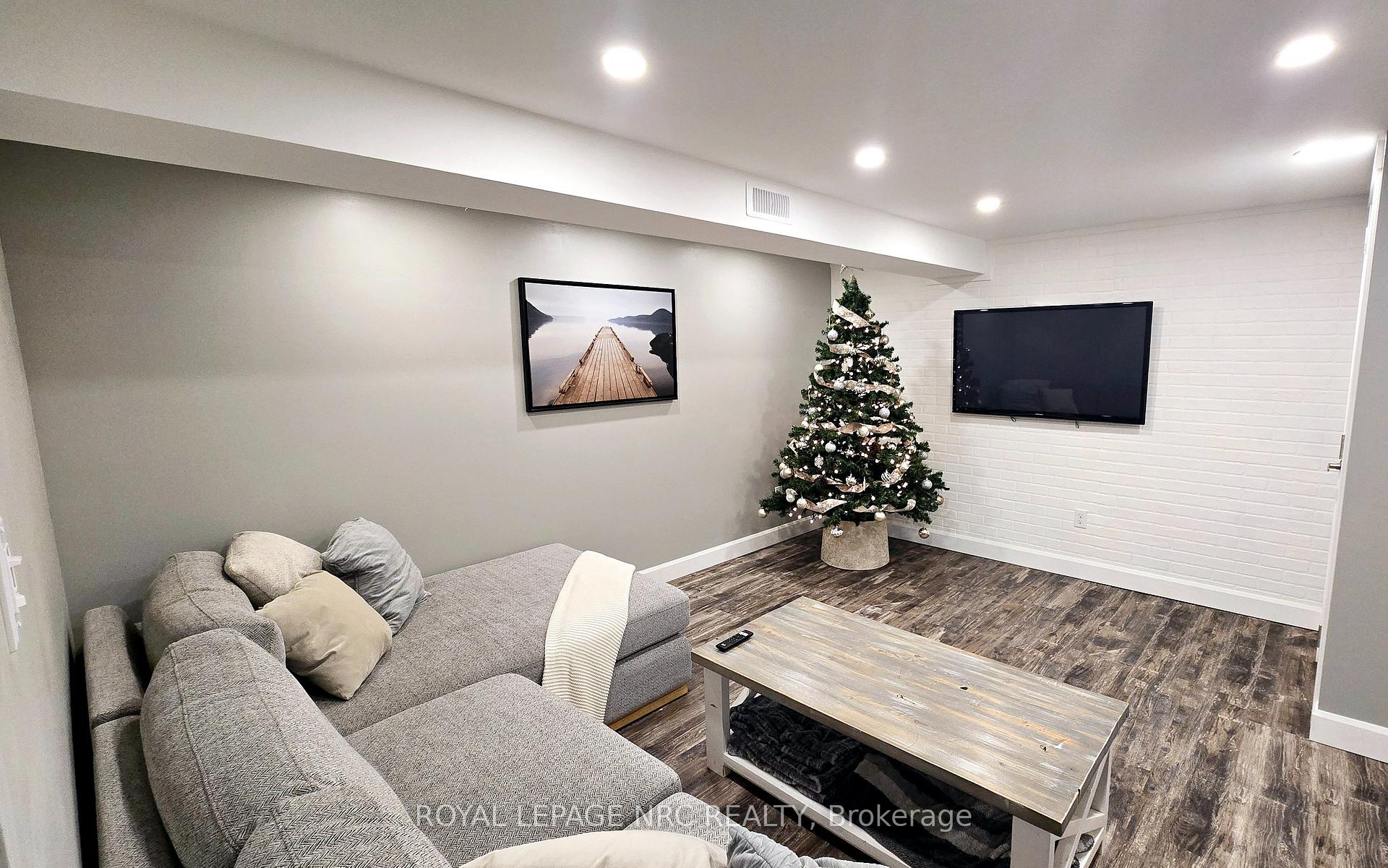 Photo 44 of 33 St. Hilda's Court, St. Catharines, Haig — HOMEH