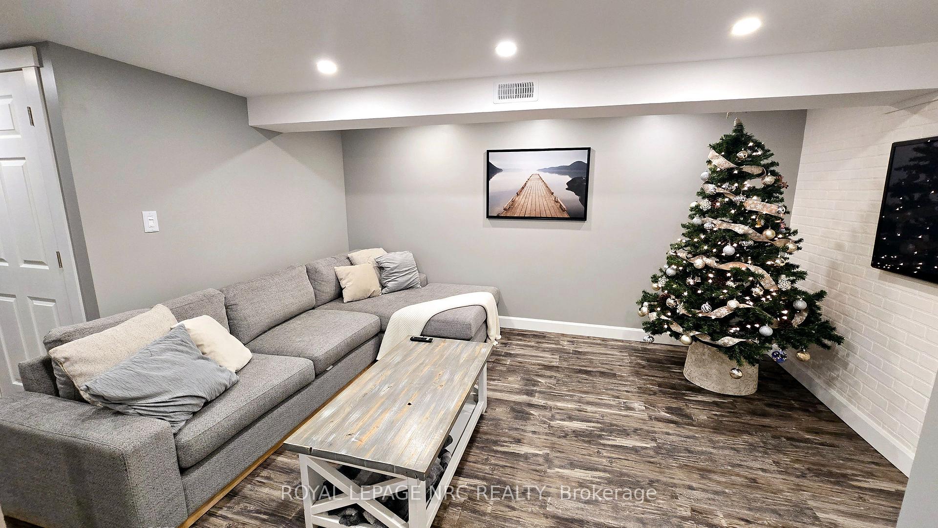 Photo 46 of 33 St. Hilda's Court, St. Catharines, Haig — HOMEH