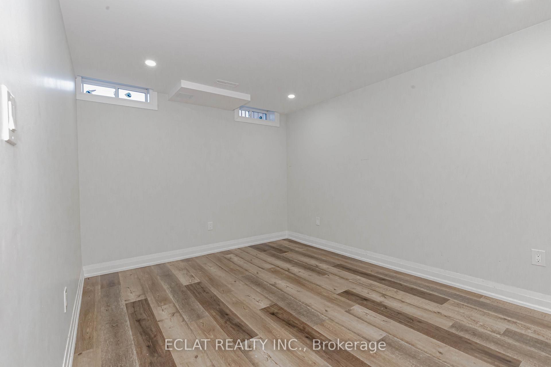 Photo 25 of 50 Exhibition(Lower Level) Crescent, Kitchener, Pioneer Park — HOMEH