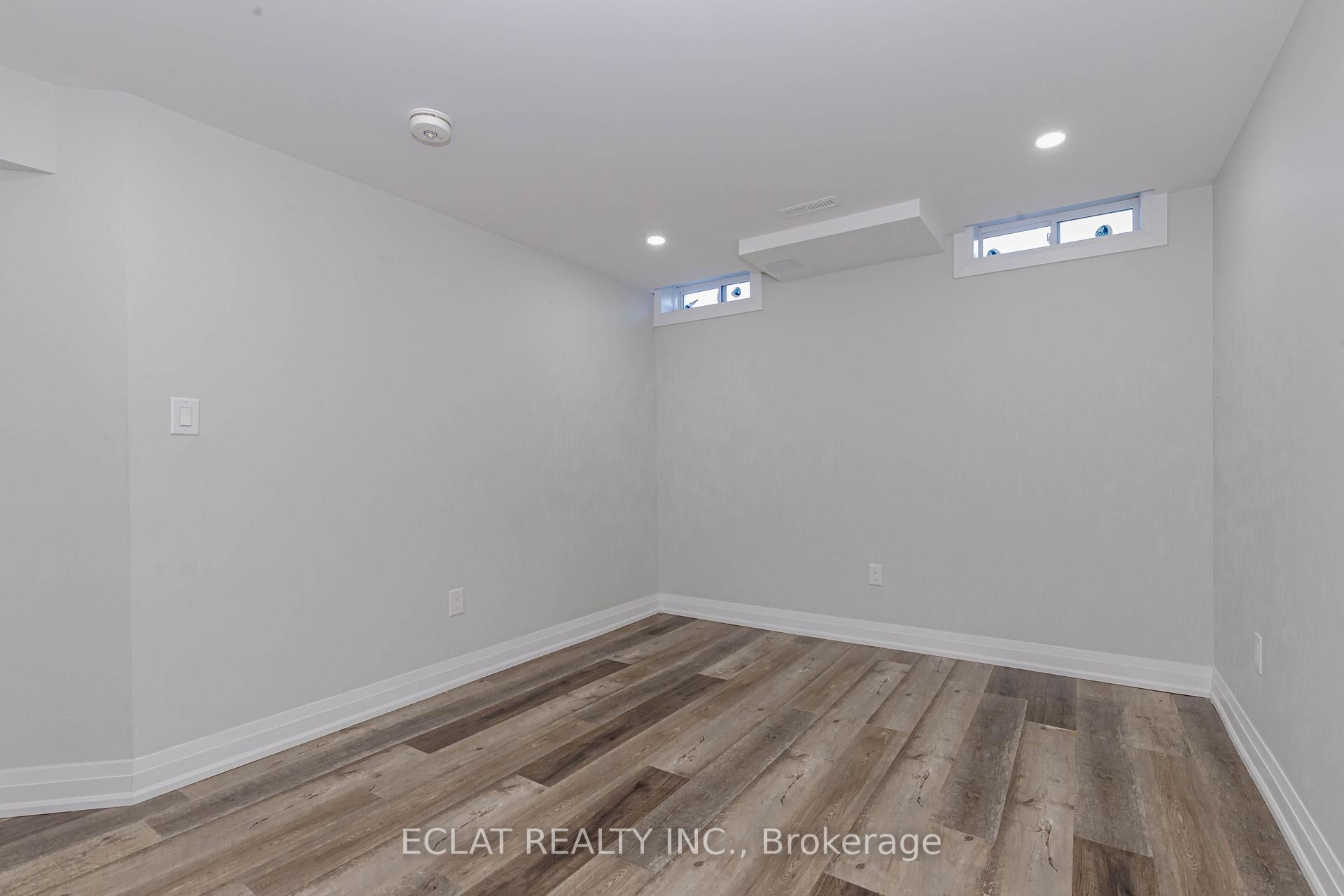 Photo 26 of 50 Exhibition(Lower Level) Crescent, Kitchener, Pioneer Park — HOMEH