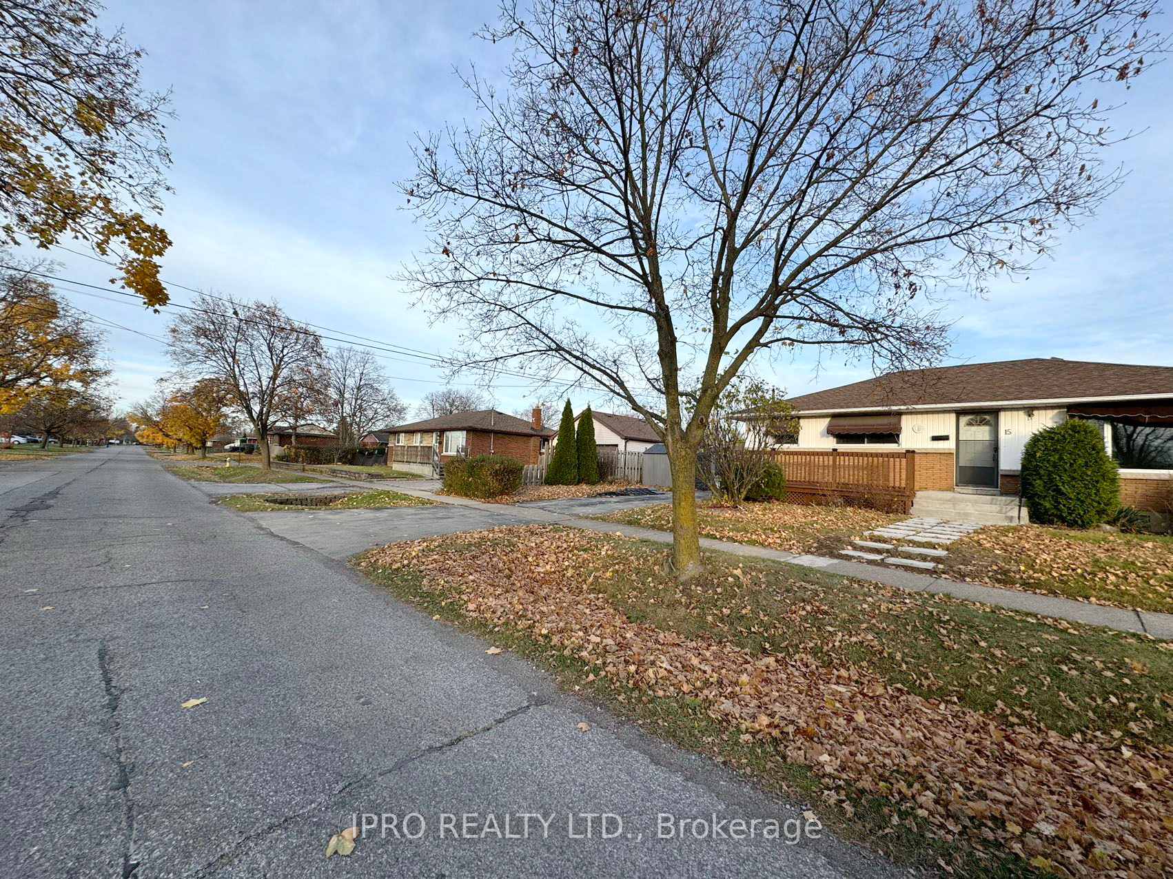 Photo 33 of 15 Sunnylea Drive, St. Catharines, Carlton/Bunting — HOMEH