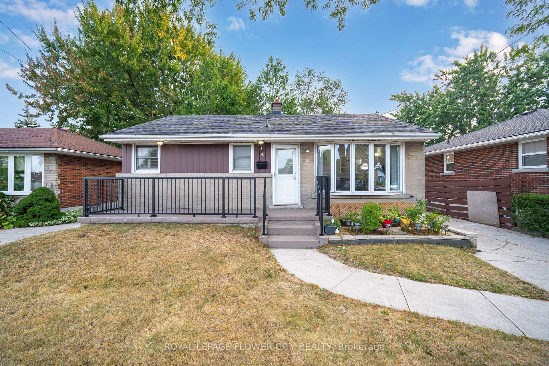 Photo 2 of 50 Beacon Avenue, Hamilton, Huntington — HOMEH