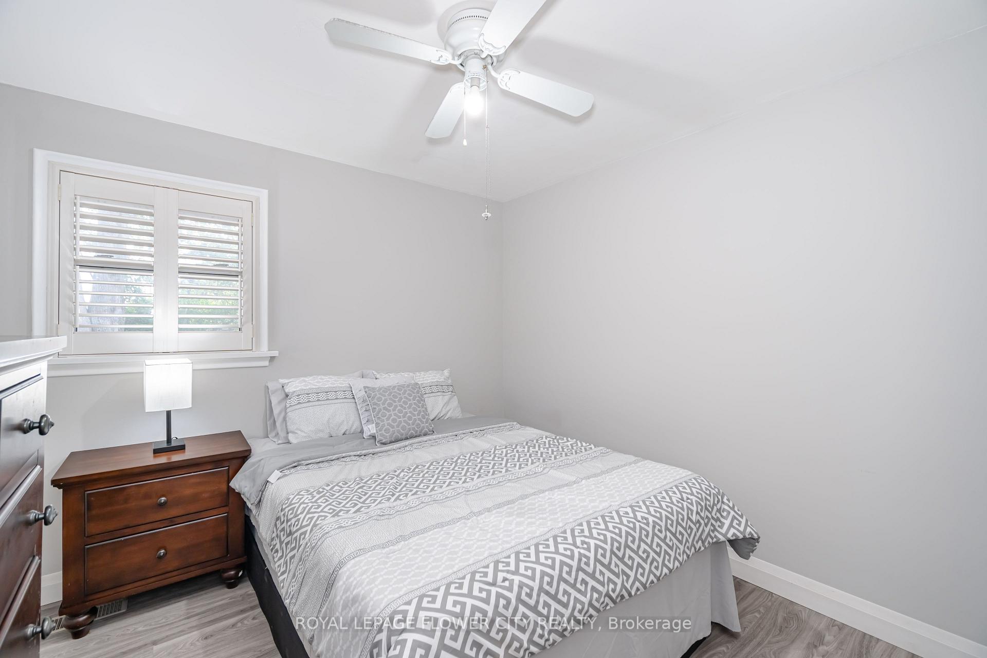 Photo 17 of 50 Beacon Avenue, Hamilton, Huntington — HOMEH
