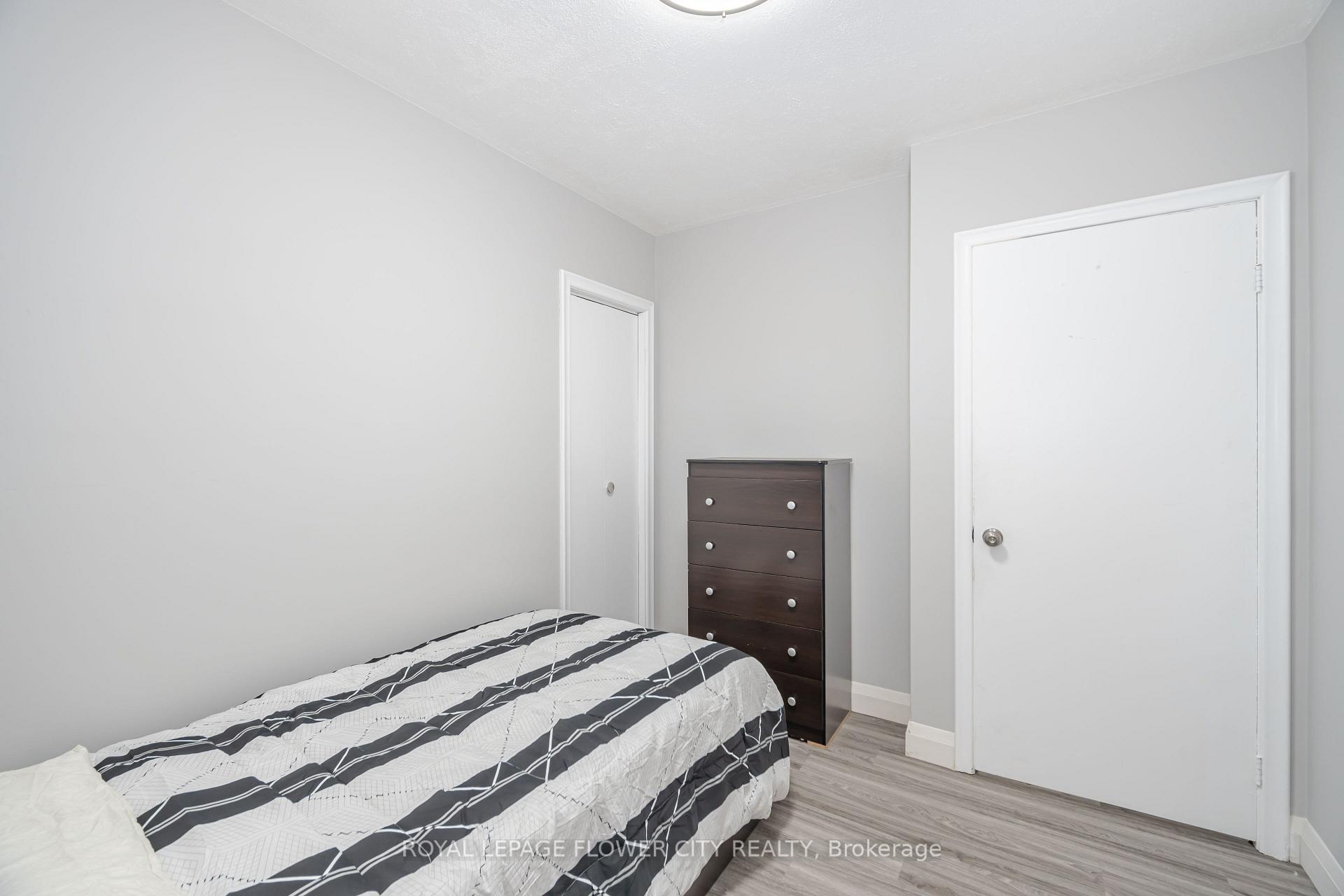 Photo 19 of 50 Beacon Avenue, Hamilton, Huntington — HOMEH