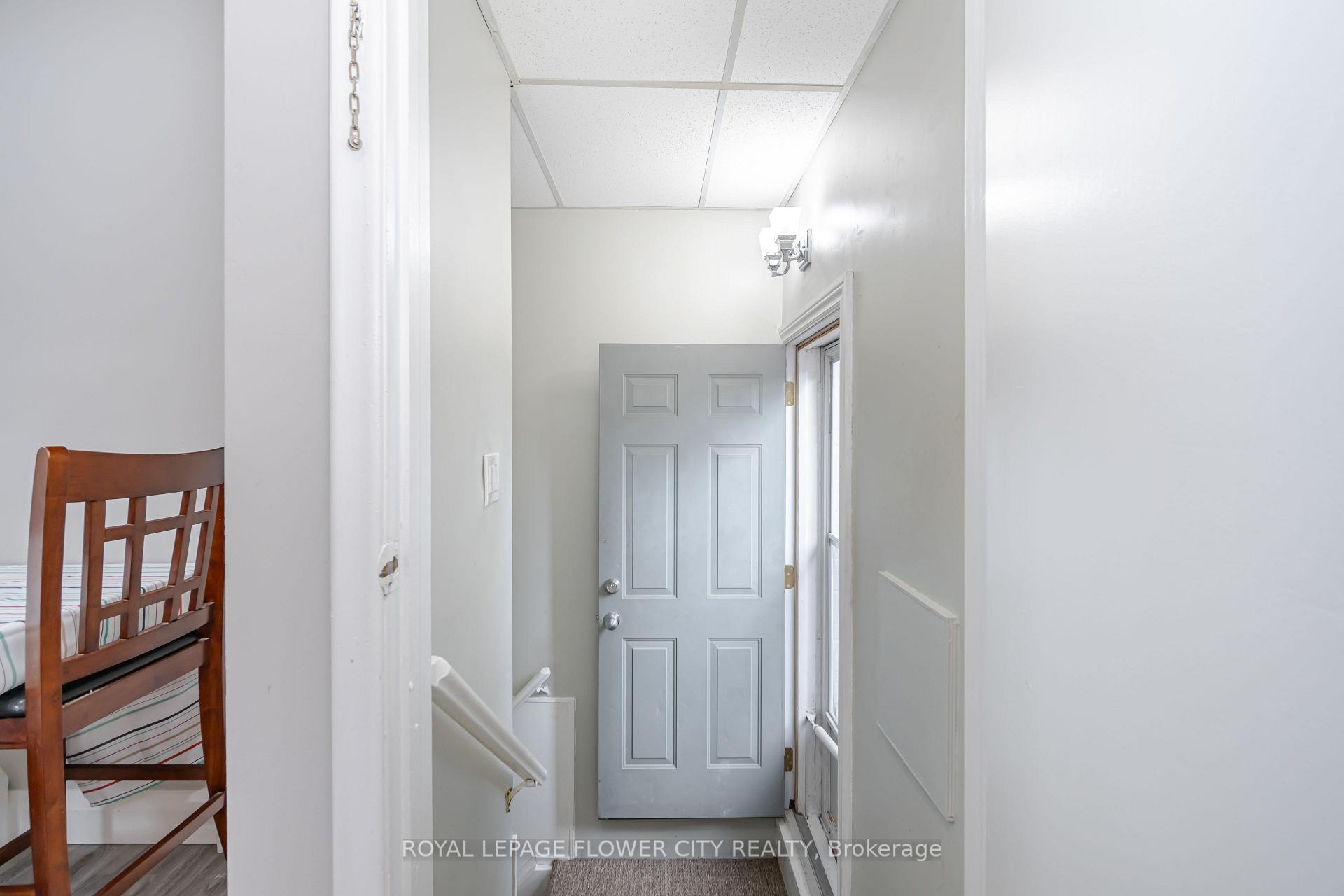 Photo 22 of 50 Beacon Avenue, Hamilton, Huntington — HOMEH