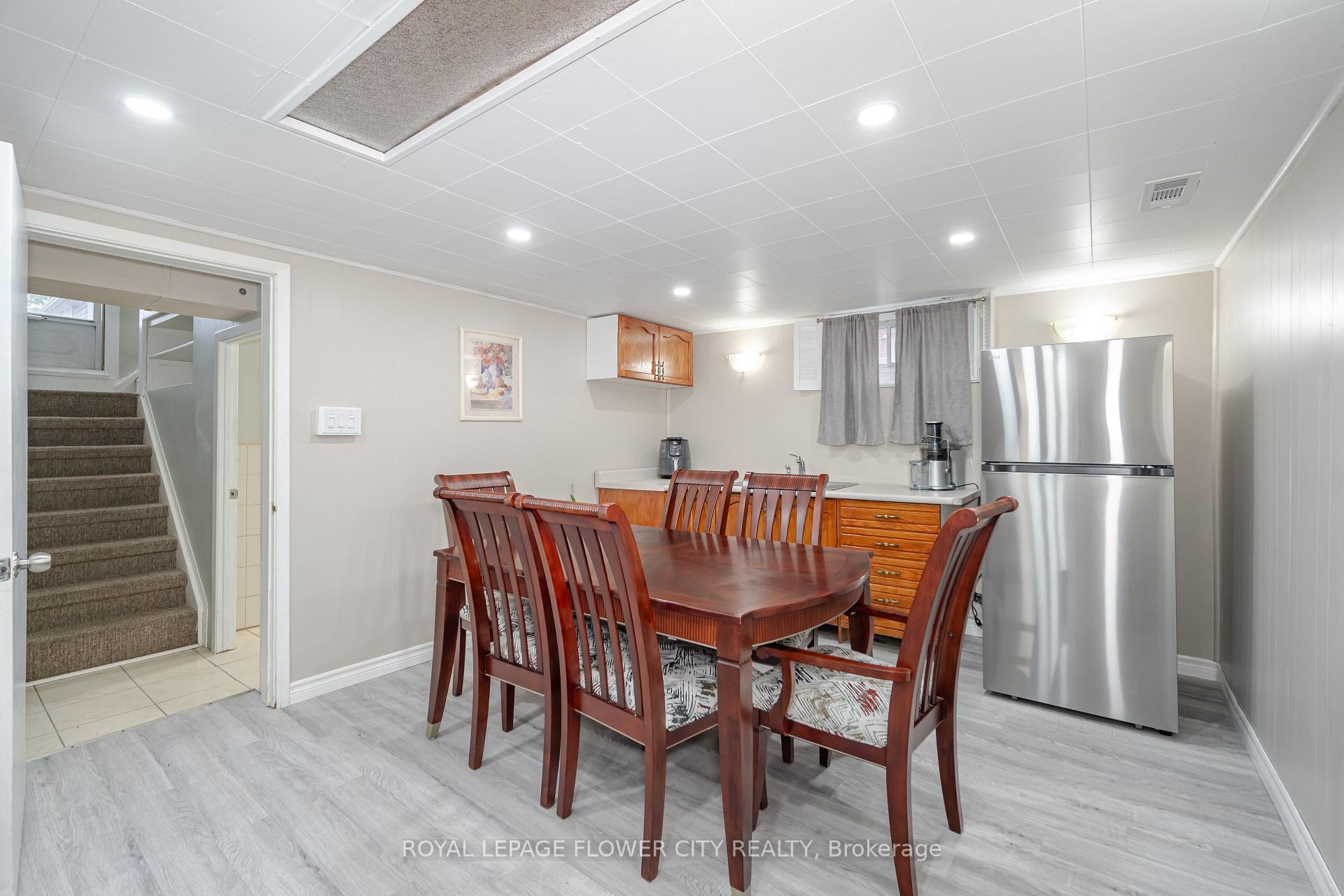 Photo 24 of 50 Beacon Avenue, Hamilton, Huntington — HOMEH