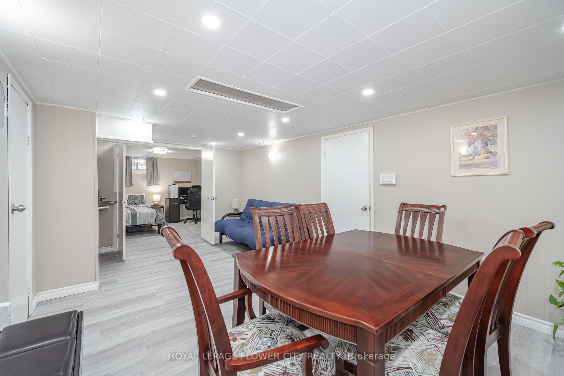 Photo 26 of 50 Beacon Avenue, Hamilton, Huntington — HOMEH
