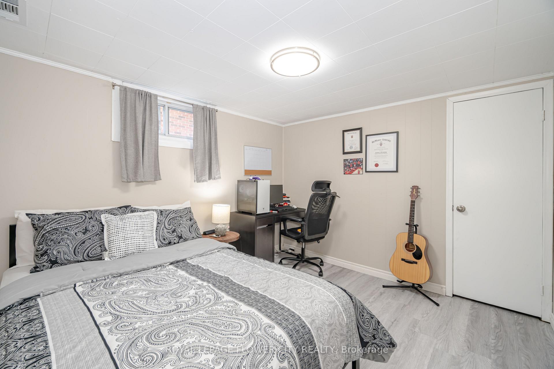 Photo 31 of 50 Beacon Avenue, Hamilton, Huntington — HOMEH