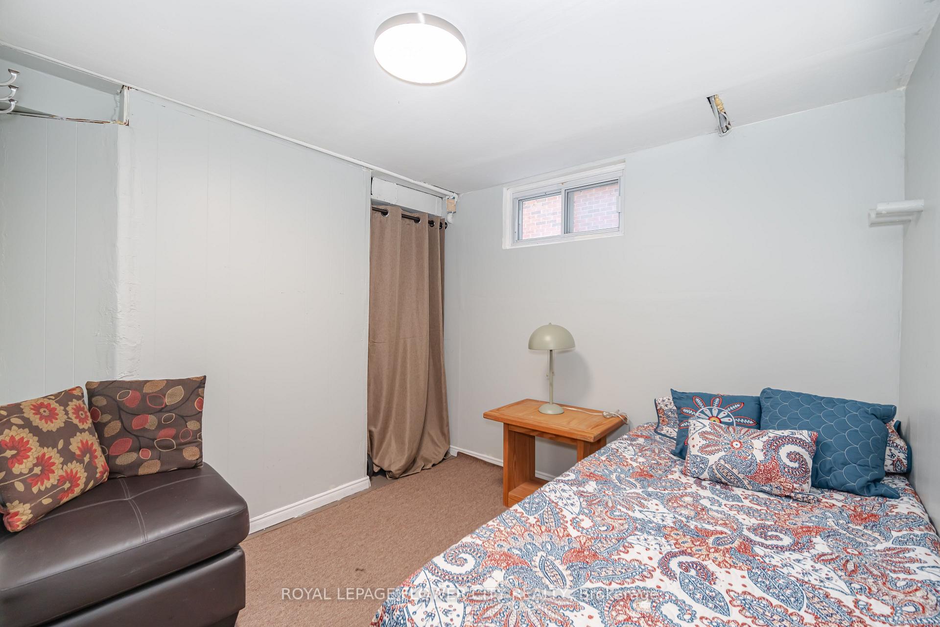 Photo 32 of 50 Beacon Avenue, Hamilton, Huntington — HOMEH