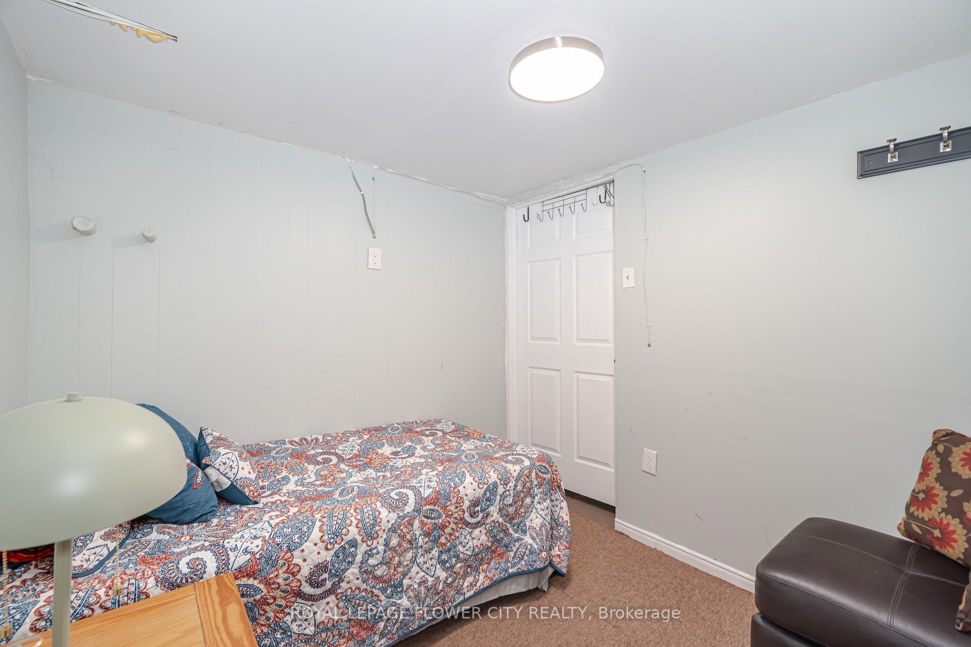 Photo 33 of 50 Beacon Avenue, Hamilton, Huntington — HOMEH