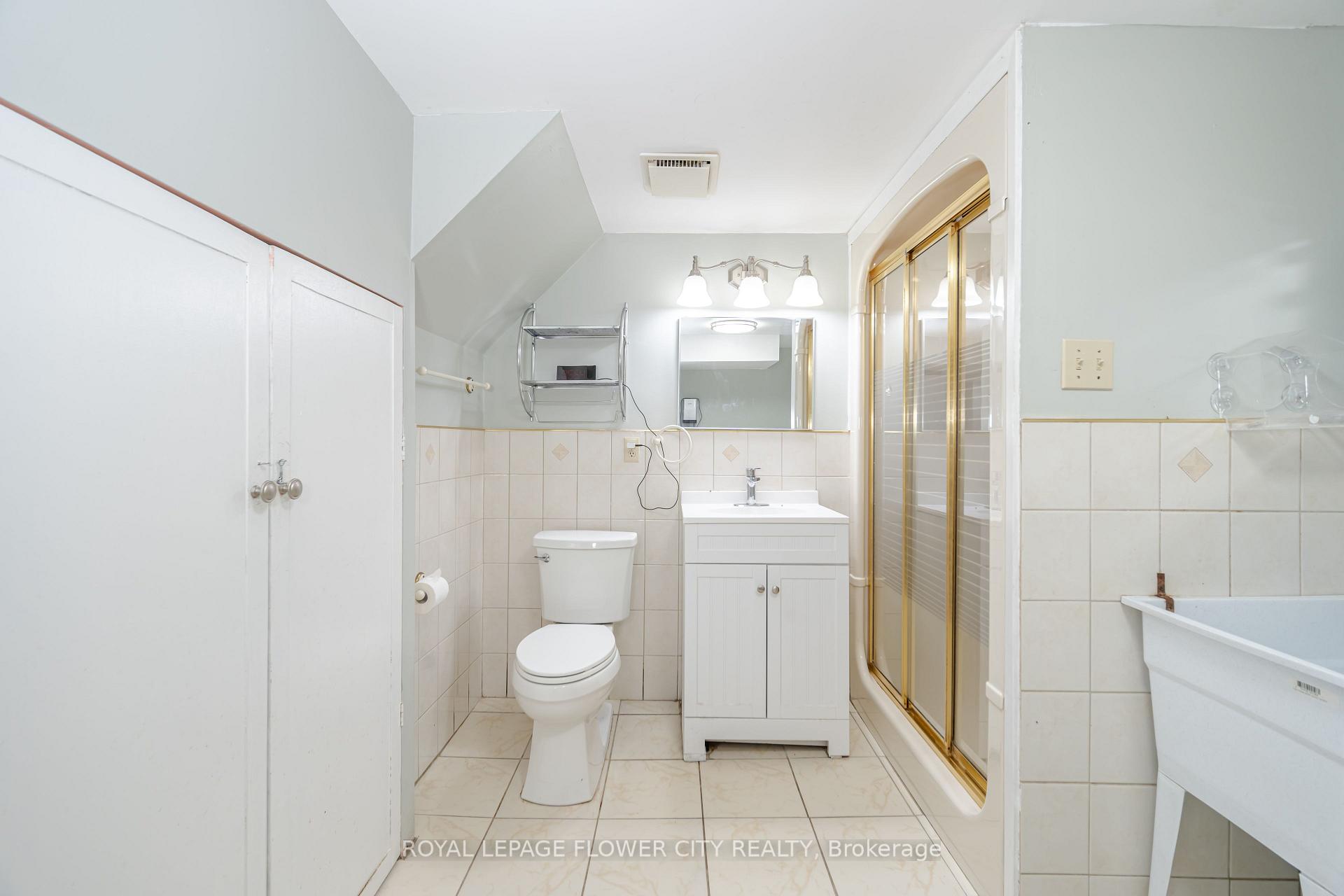 Photo 34 of 50 Beacon Avenue, Hamilton, Huntington — HOMEH
